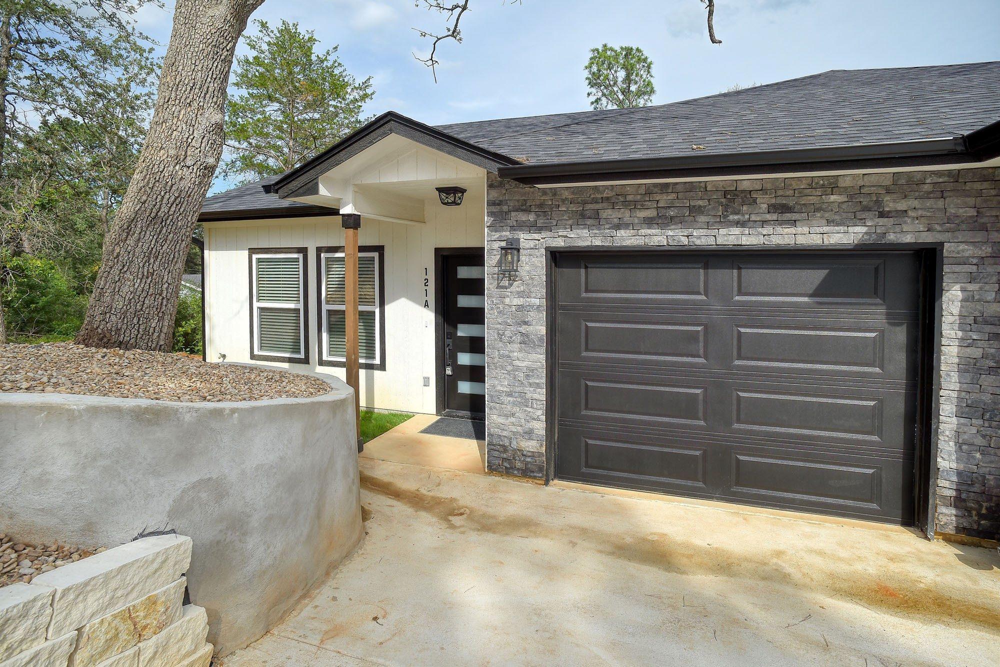 Homes for sale in Bastrop, TX | 121 S Kanaio Dr, Bastrop, TX 78602 | MLS# 8478418