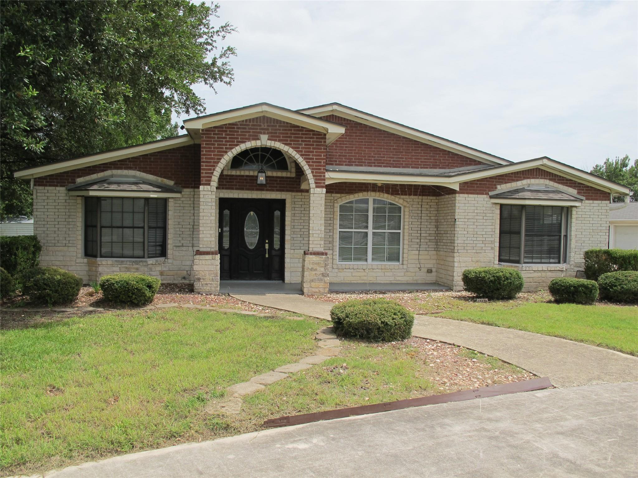 1st image of 1011 Llewellyn Ln, Killeen, TX 76542 | MLS# 4838045