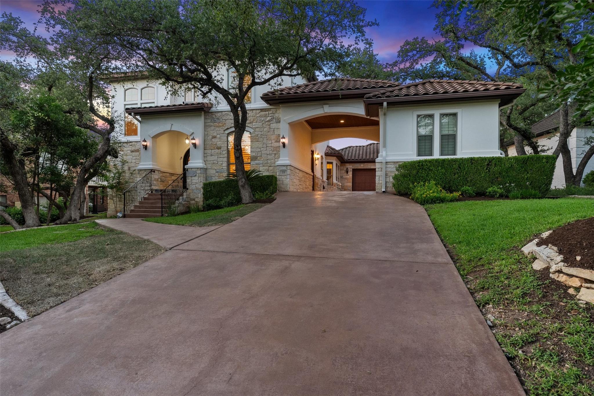 Homes for sale in The Hills, TX | 18 Hedgebrook Wy, The Hills, TX 78738 | MLS# 5146383