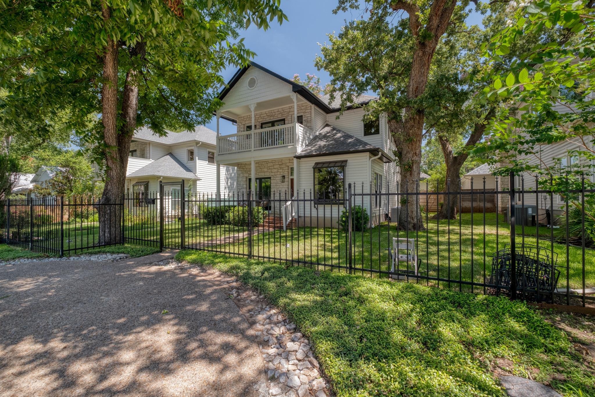 2nd image of 1204 W 39th St, Austin, TX 78756 | MLS# 4260426