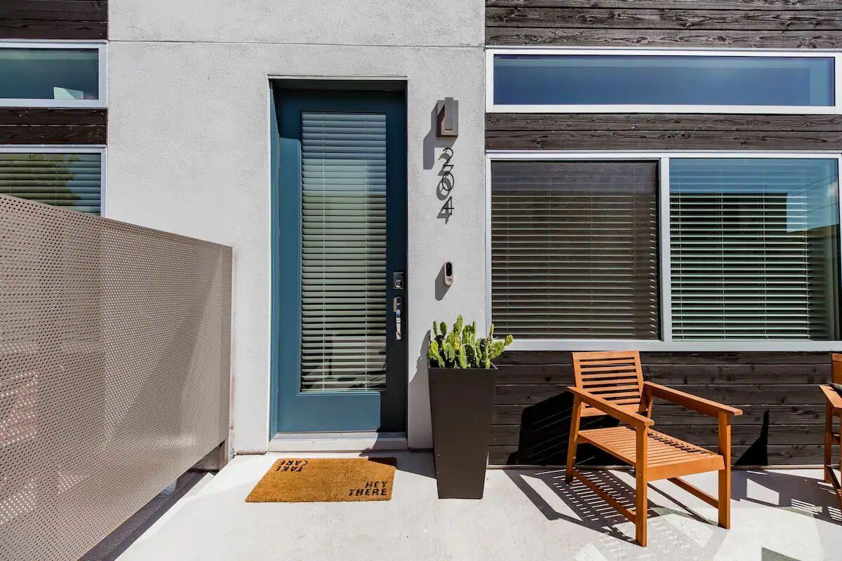 1st image of 1701 E Martin Luther King Jr Blvd #204, Austin, TX 78702 | MLS# 4017983