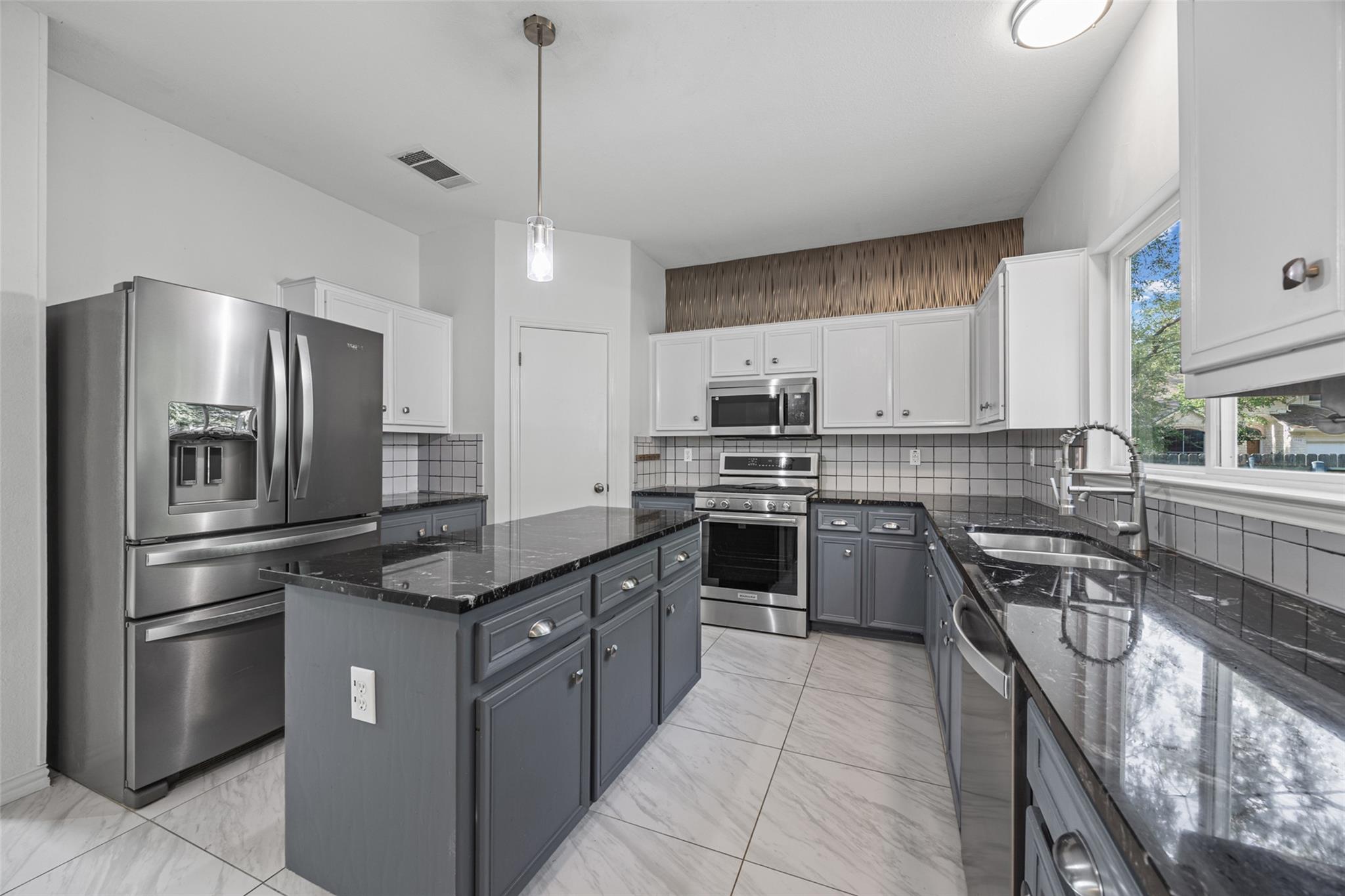 5th image of 1900 Chaparral Dr, Round Rock, TX 78681 | MLS# 1235160