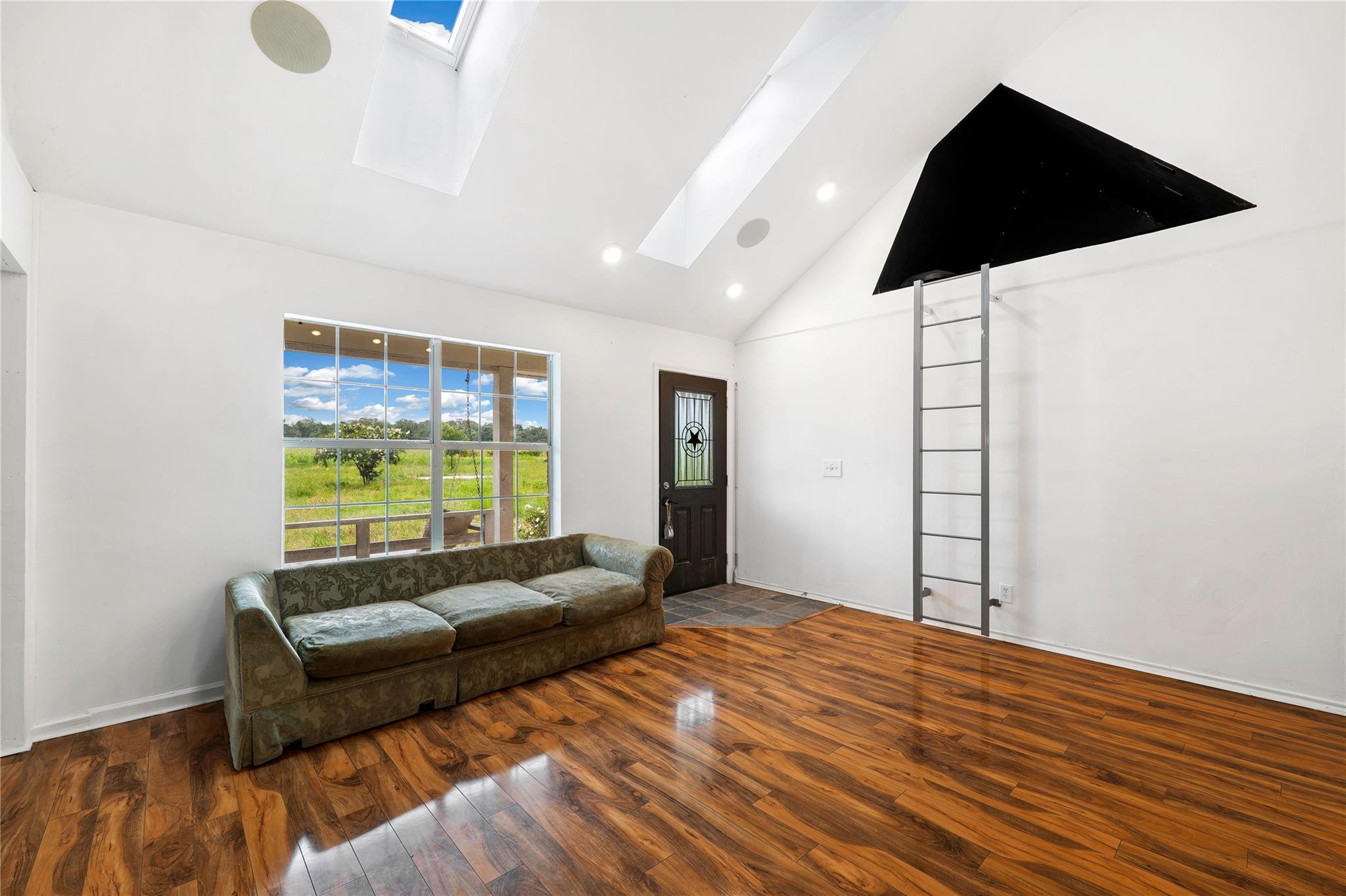 4th image of 358 Easley Rd, Smithville, TX 78957 | MLS# 3562247