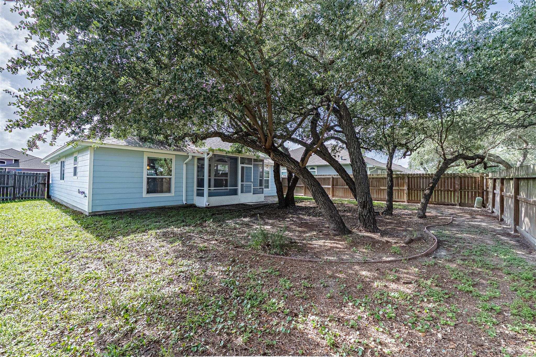36th image of 220 Sandollar Cir, Rockport, TX 78382 | MLS# 6468329