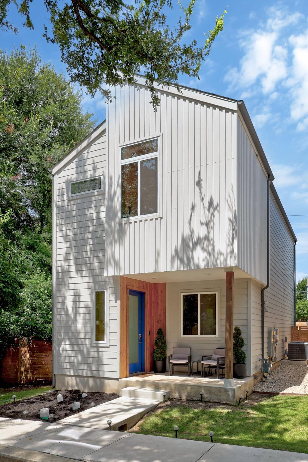 3rd image of 814 N Blf Dr, Austin, TX 78745
