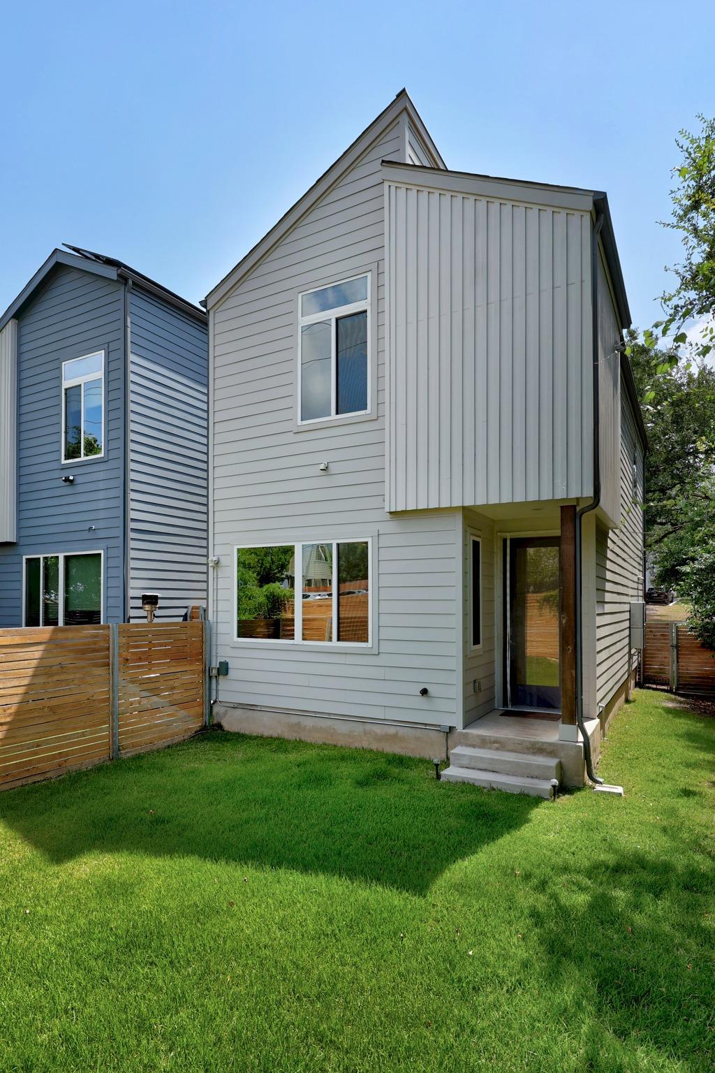 2nd image of 814 N Blf Dr, Austin, TX 78745