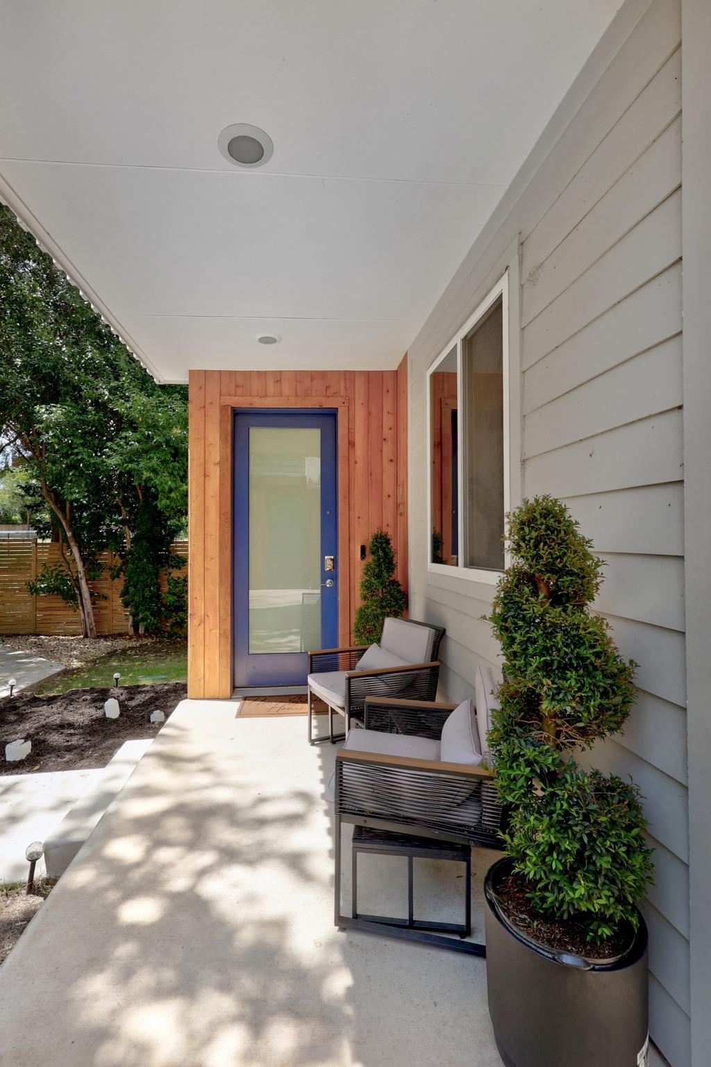 5th image of 814 N Blf Dr, Austin, TX 78745