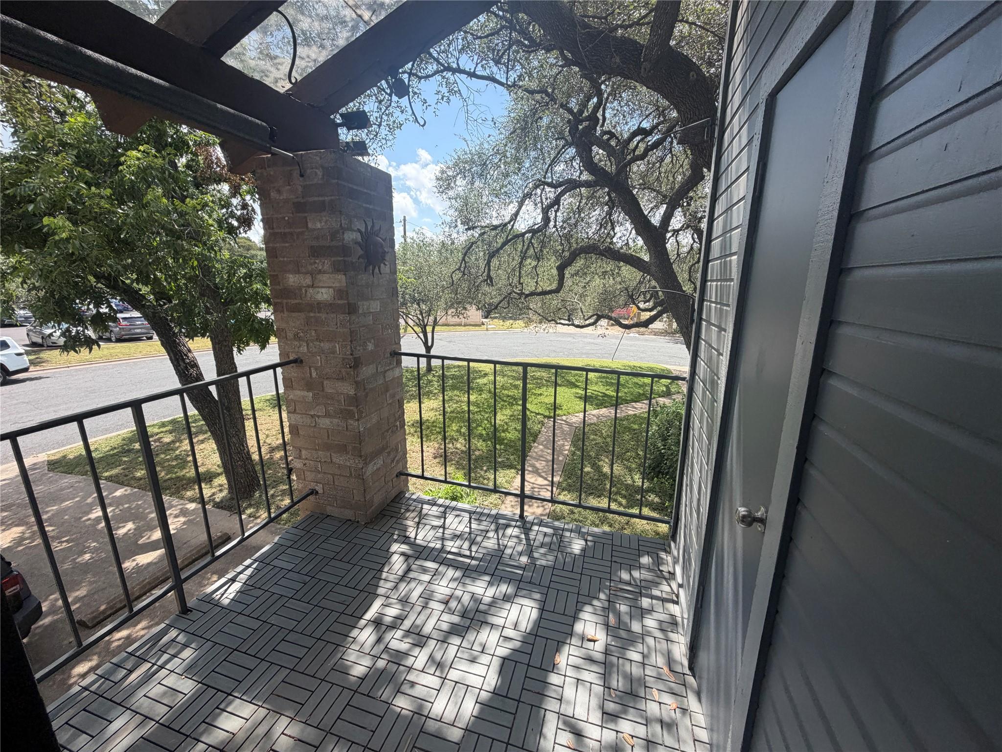 2nd image of 3744 Vly Vw Rd, Austin, TX 78704