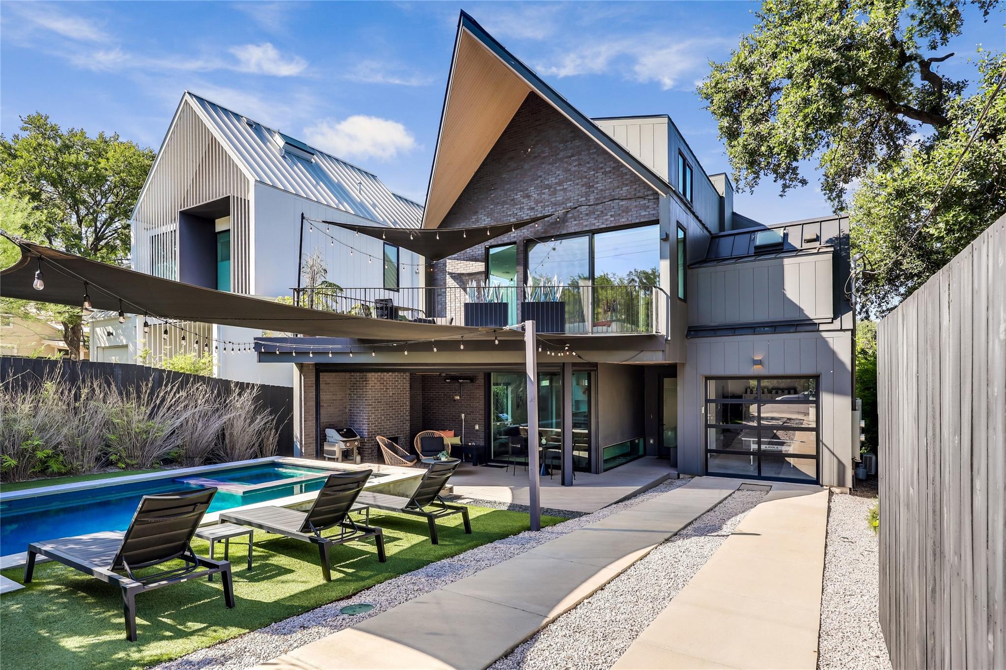 3rd image of 702 W Elizabeth St, Austin, TX 78704 | MLS# 1777566
