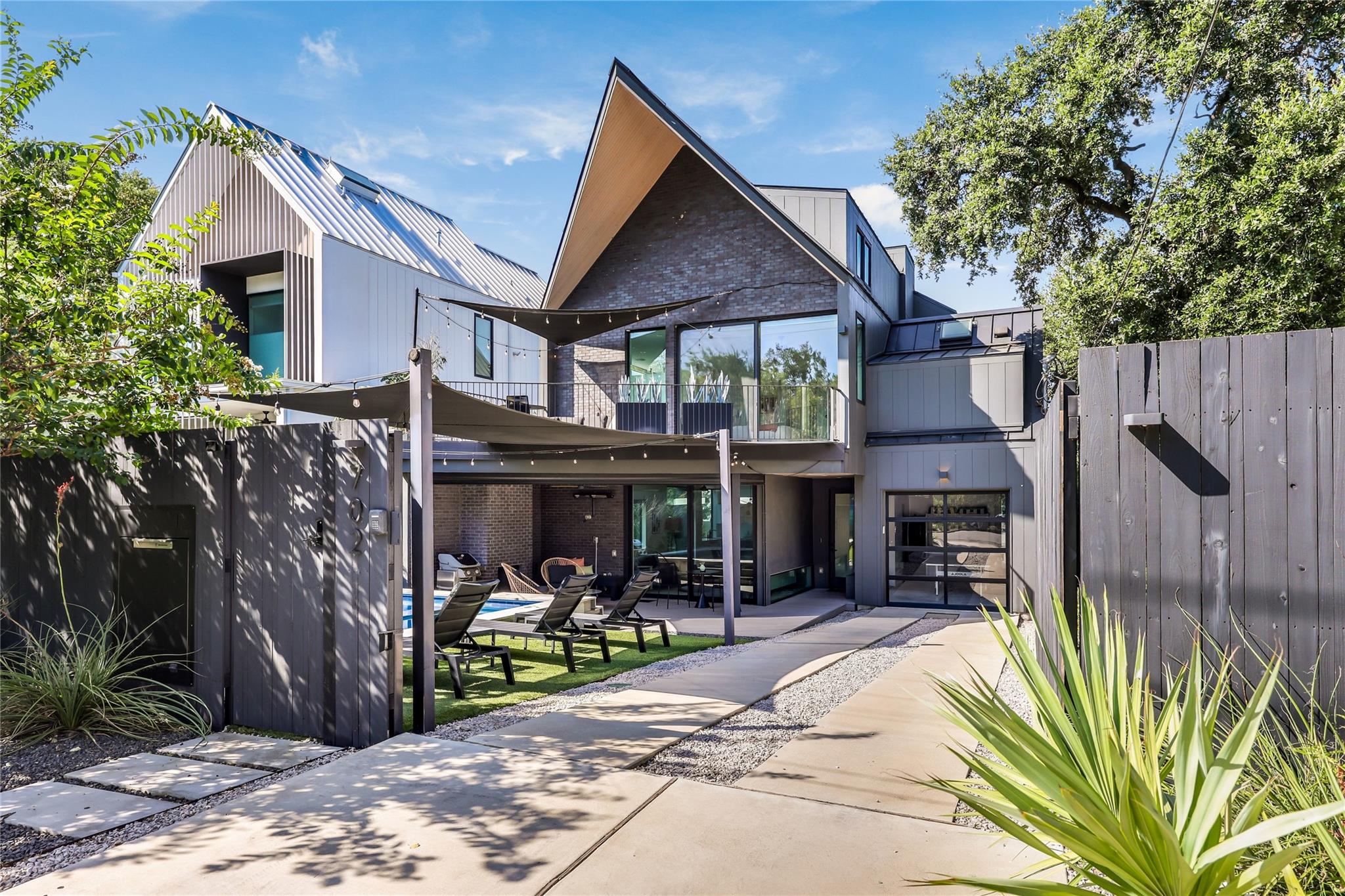 1st image of 702 W Elizabeth St, Austin, TX 78704 | MLS# 1777566