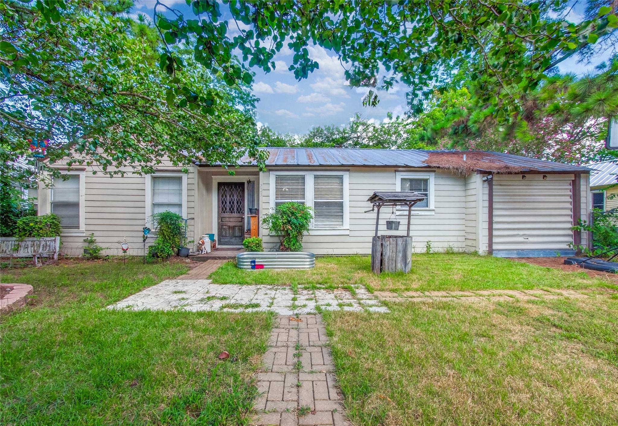 1st image of 203 Hudgins St, Smithville, TX 78957 | MLS# 3157976