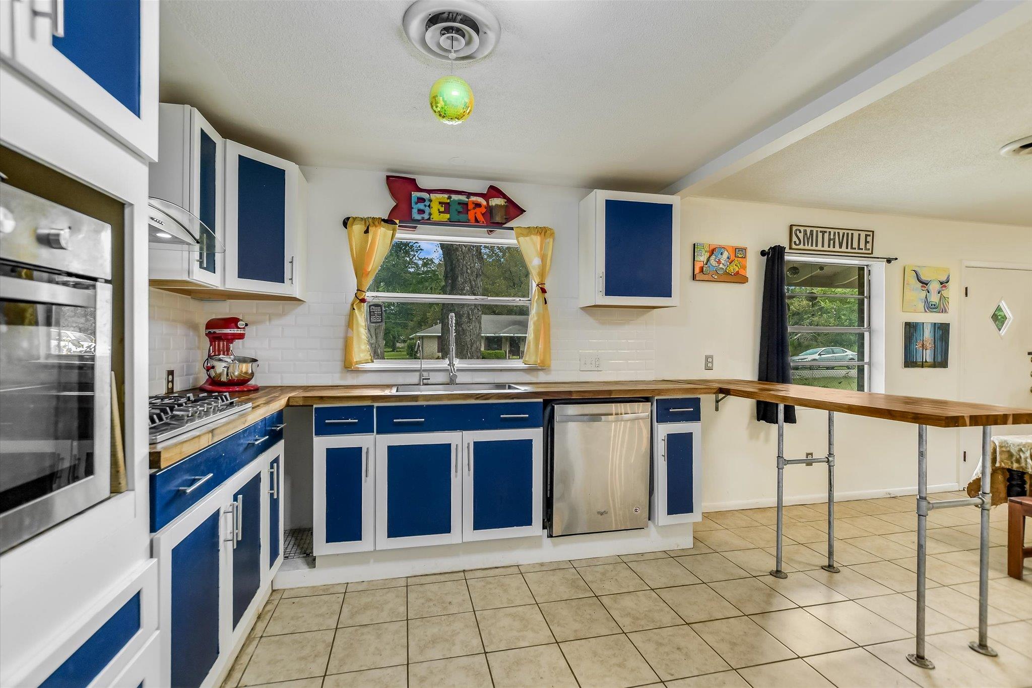 4th image of 407 Hill St, Smithville, TX 78957 | MLS# 9836504