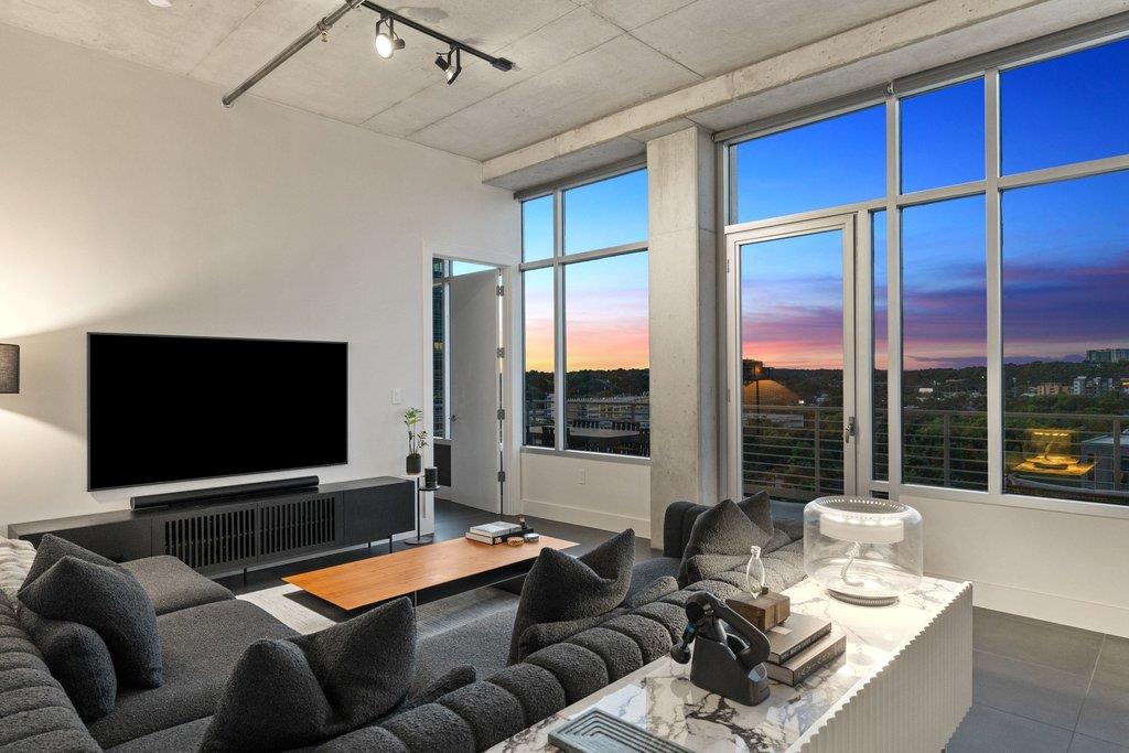 4th image of 800 W 5Th St, Austin, TX 78703