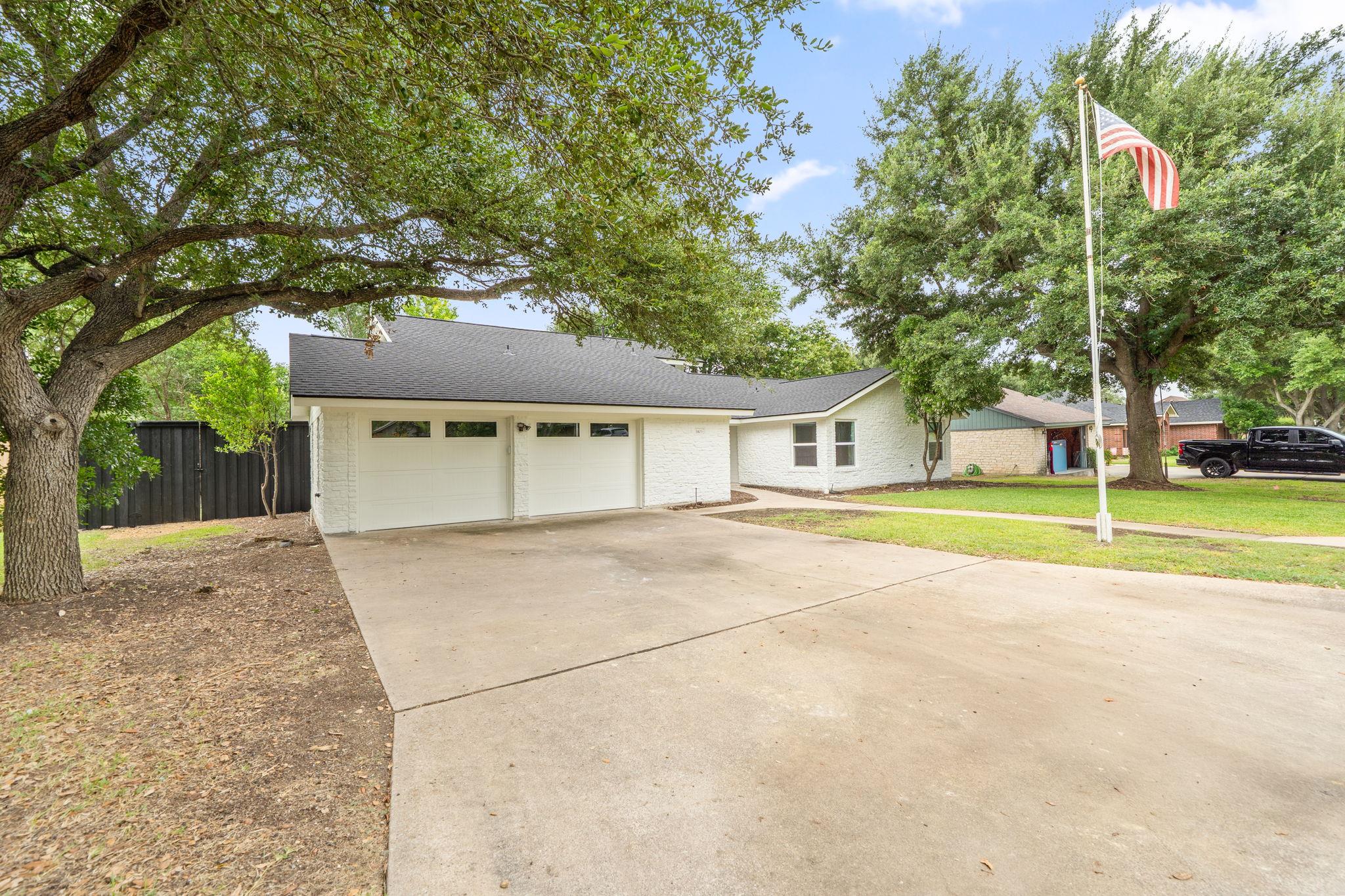 2nd image of 1403 Stone Ridge Dr, Taylor, TX 76574 | MLS# 4964921