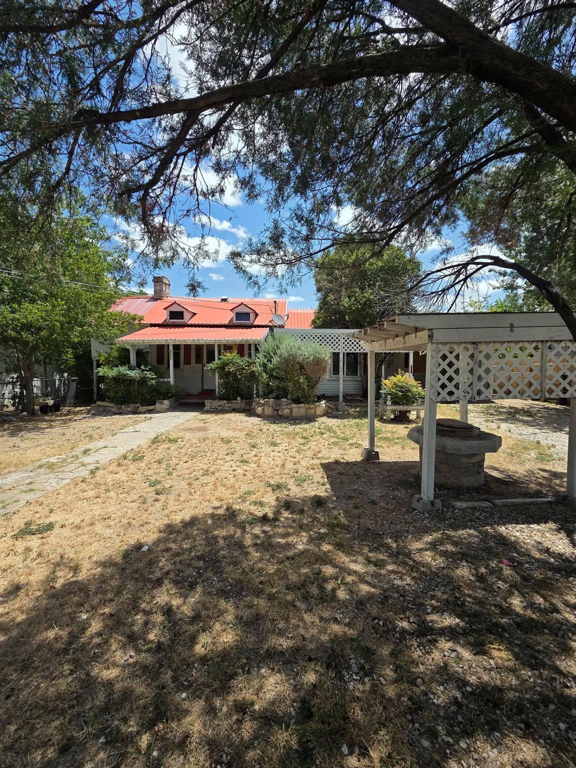 Homes for sale in Lampasas, TX | 505 1/2 S Main St S, Lampasas, TX 76550 | MLS# 5362747