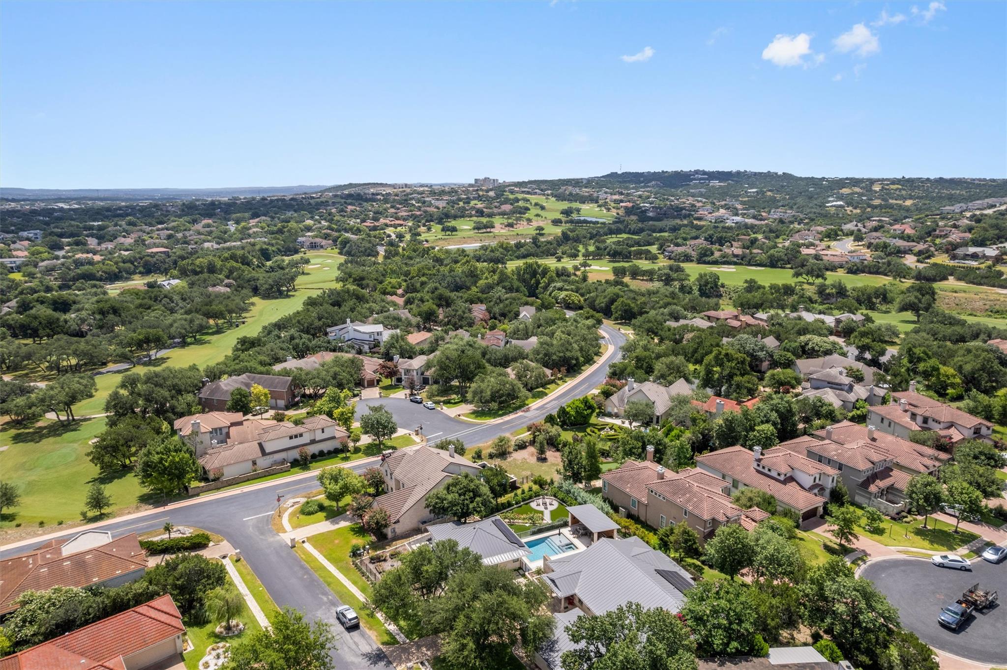 2nd image of 2 Jasperwood Ct, Austin, TX 78738 | MLS# 9627309