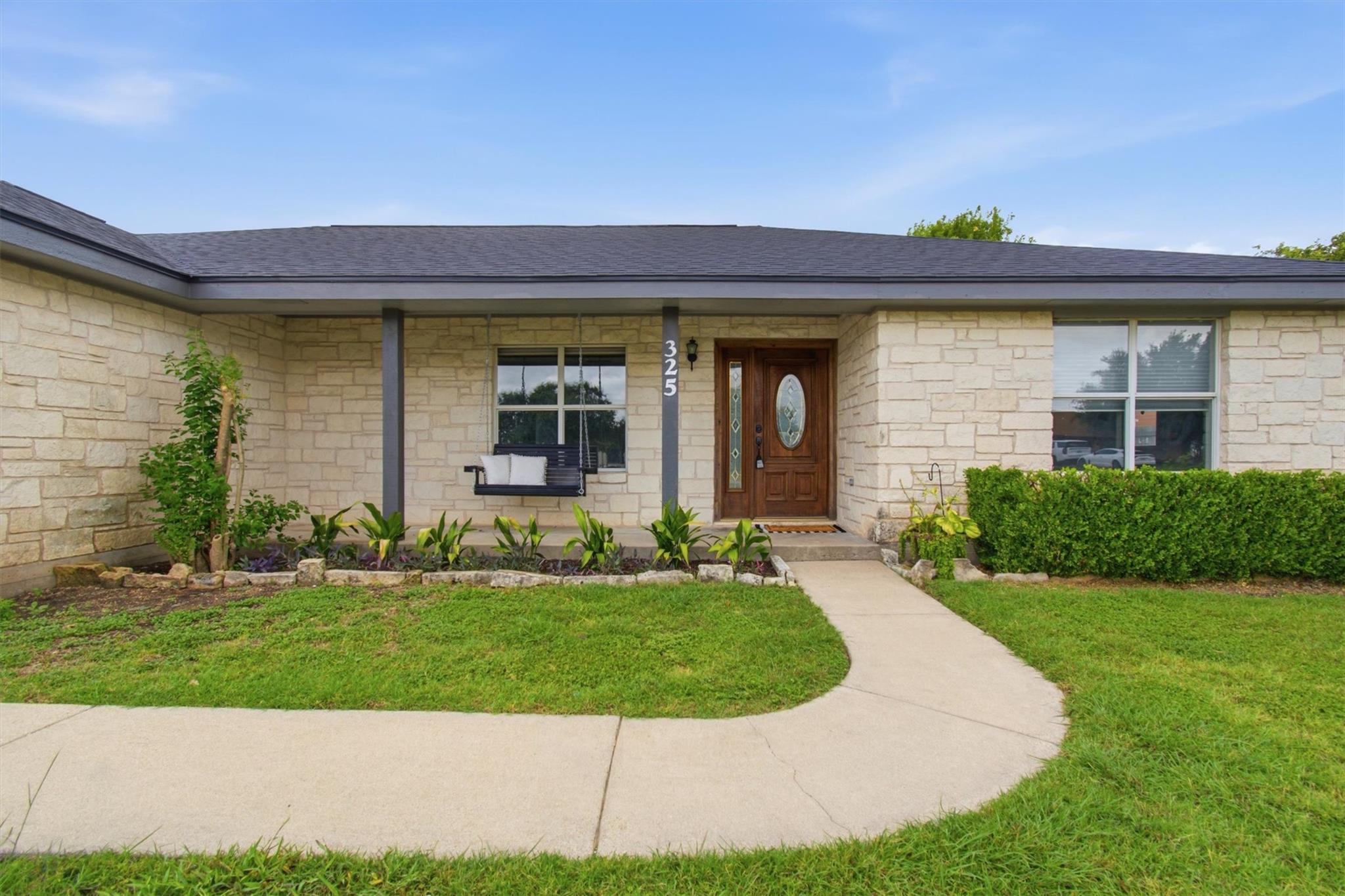 3rd image of 325 Meadow Valley Loop, Jarrell, TX 76537 | MLS# 9307944