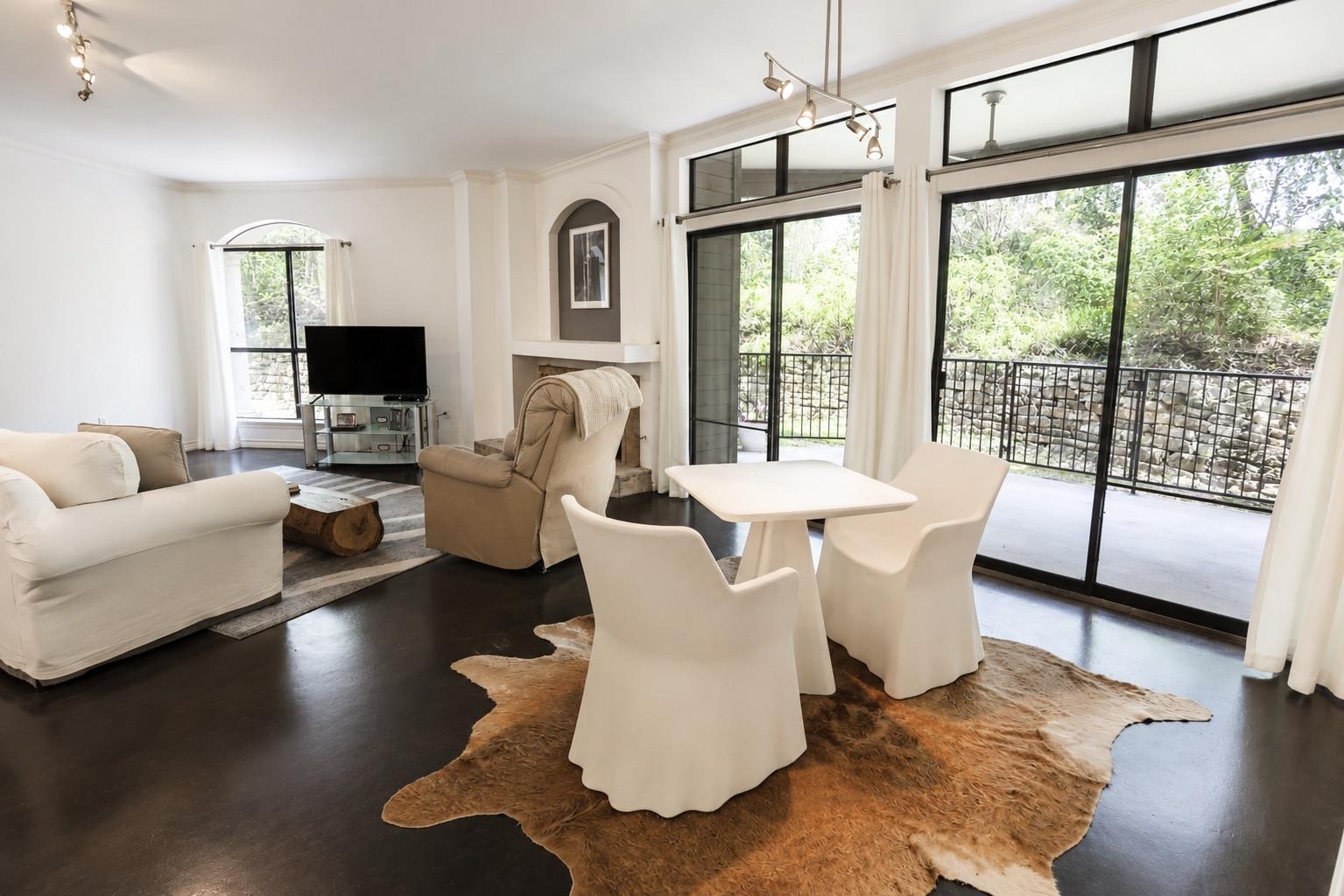 5th image of 1000 Liberty Park Dr #208, Austin, TX 78746 | MLS# 7463983
