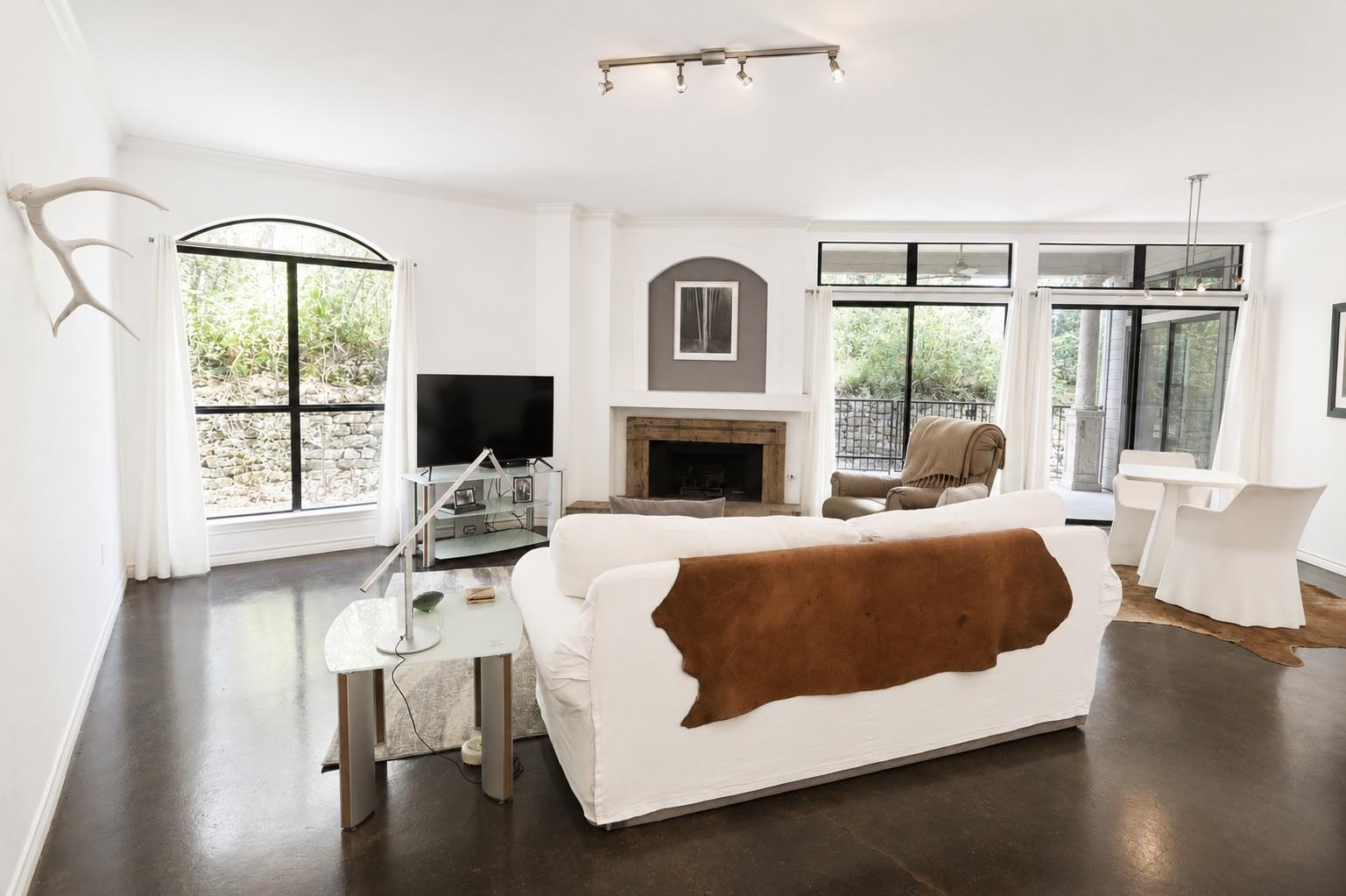 2nd image of 1000 Liberty Park Dr #208, Austin, TX 78746 | MLS# 7463983