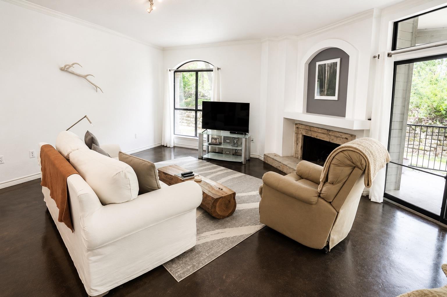 4th image of 1000 Liberty Park Dr #208, Austin, TX 78746 | MLS# 7463983