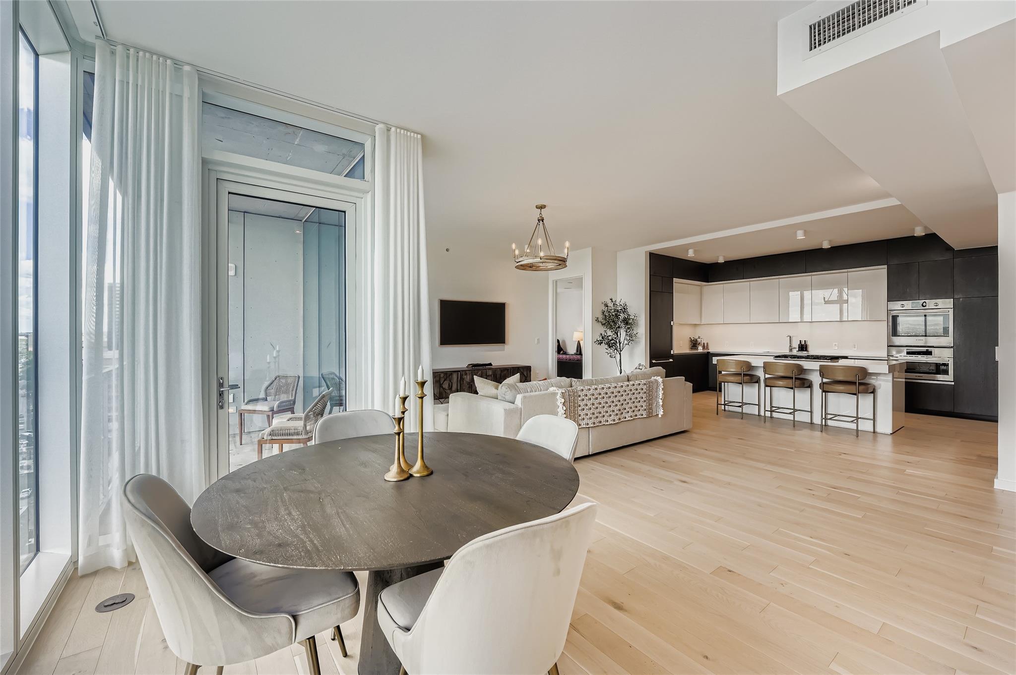 2nd image of 313 W 17Th St #1404, Austin, TX 78701 | MLS# 9852513