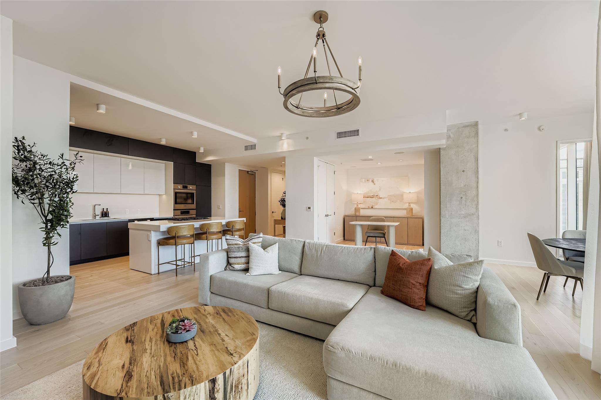 1st image of 313 W 17Th St #1404, Austin, TX 78701 | MLS# 9852513