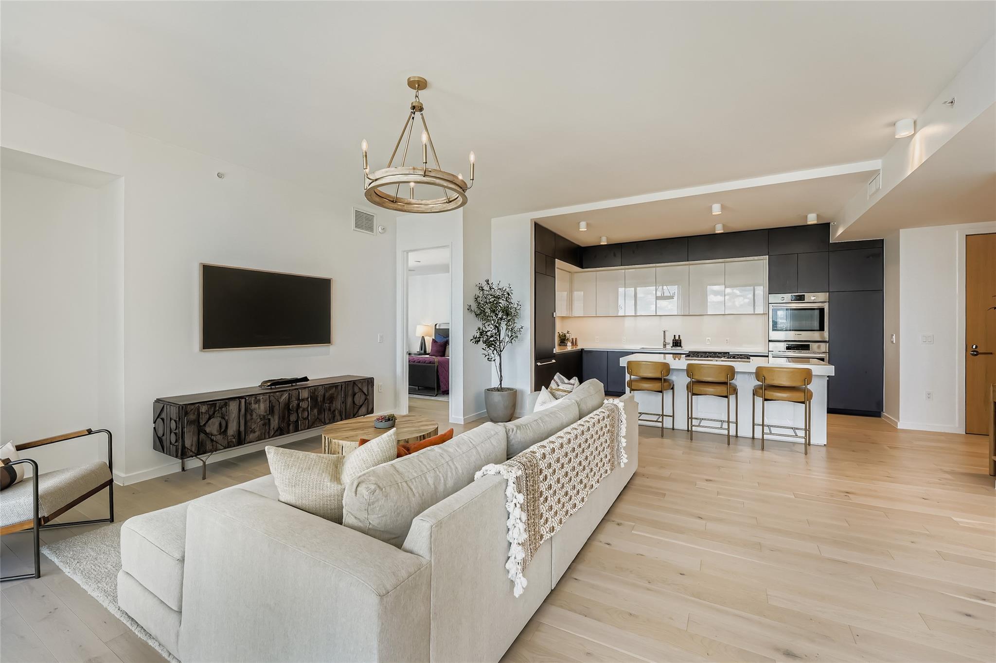 3rd image of 313 W 17Th St #1404, Austin, TX 78701 | MLS# 9852513
