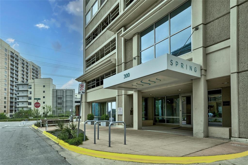 2nd image of 300 Bowie St, Austin, TX 78703