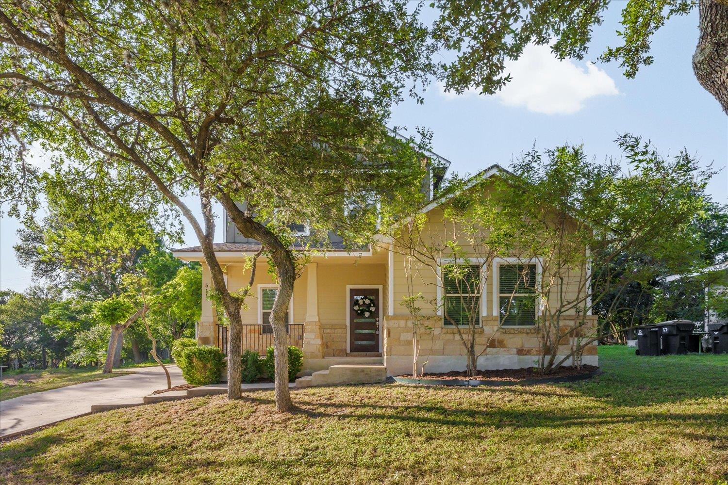 2nd image of 511 Franklin Dr, San Marcos, TX 78666 | MLS# 2513705