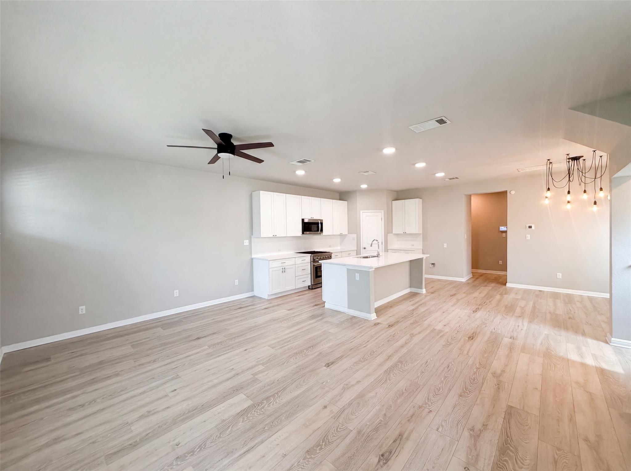 2nd image of 304 Lost Mine Peak Ln, Dripping Springs, TX 78620 | MLS# 5293146