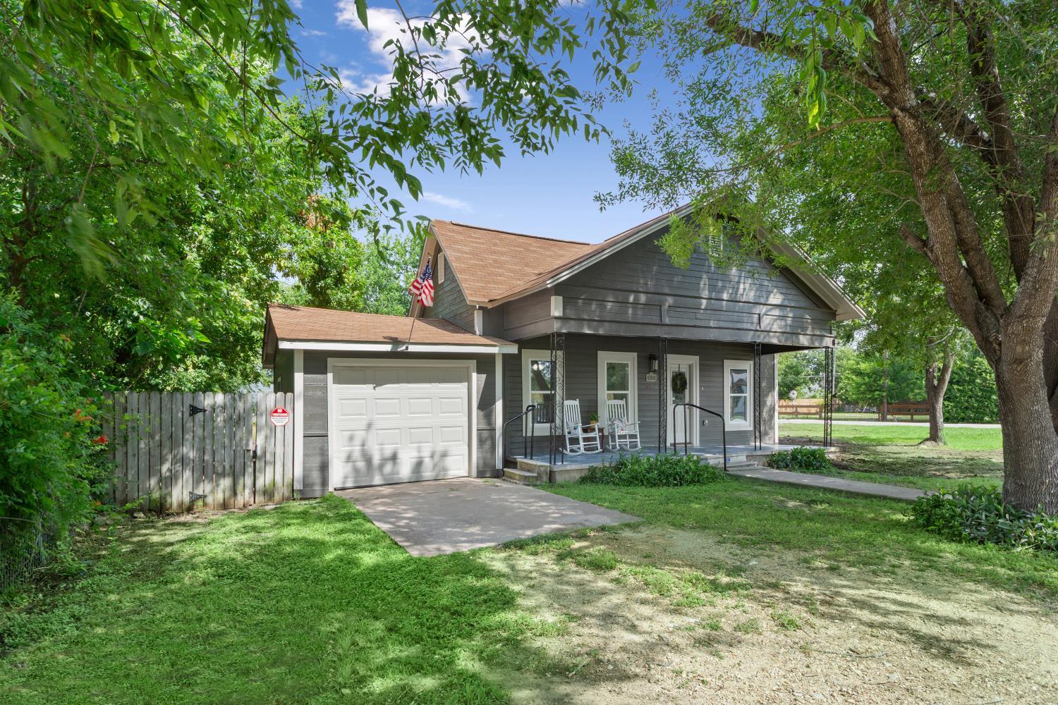 4th image of 405 S Evie St, Bartlett, TX 76511 | MLS# 8778147