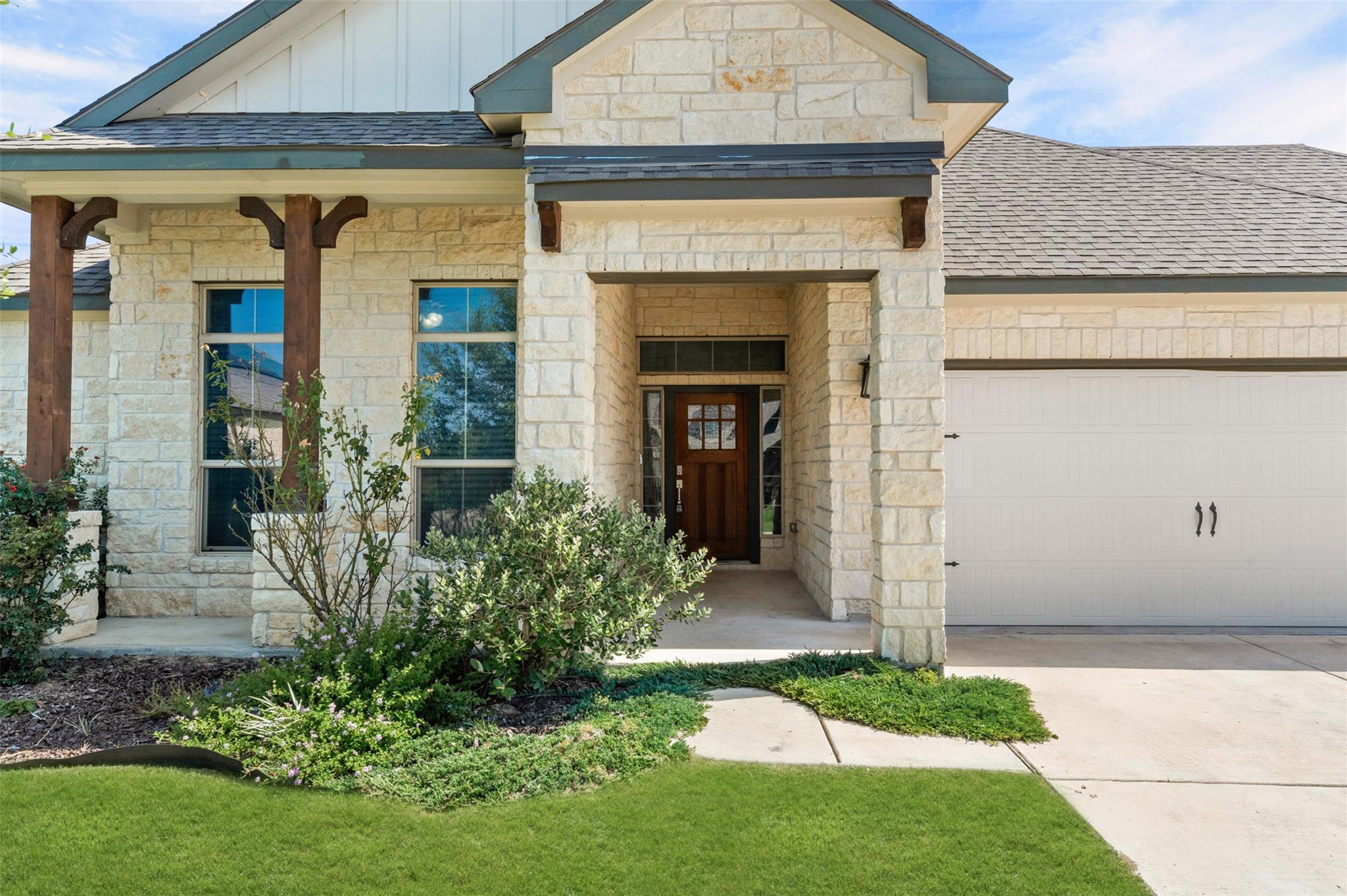 3rd image of 1527 Mountain Crest Cv, Salado, TX 76571 | MLS# 6994152