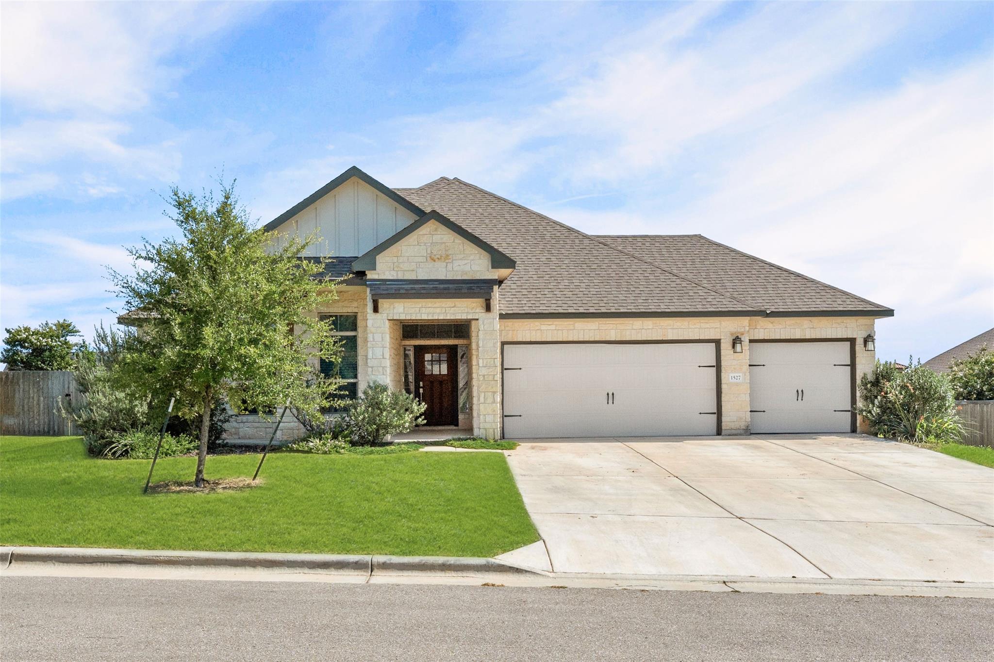 2nd image of 1527 Mountain Crest Cv, Salado, TX 76571 | MLS# 6994152