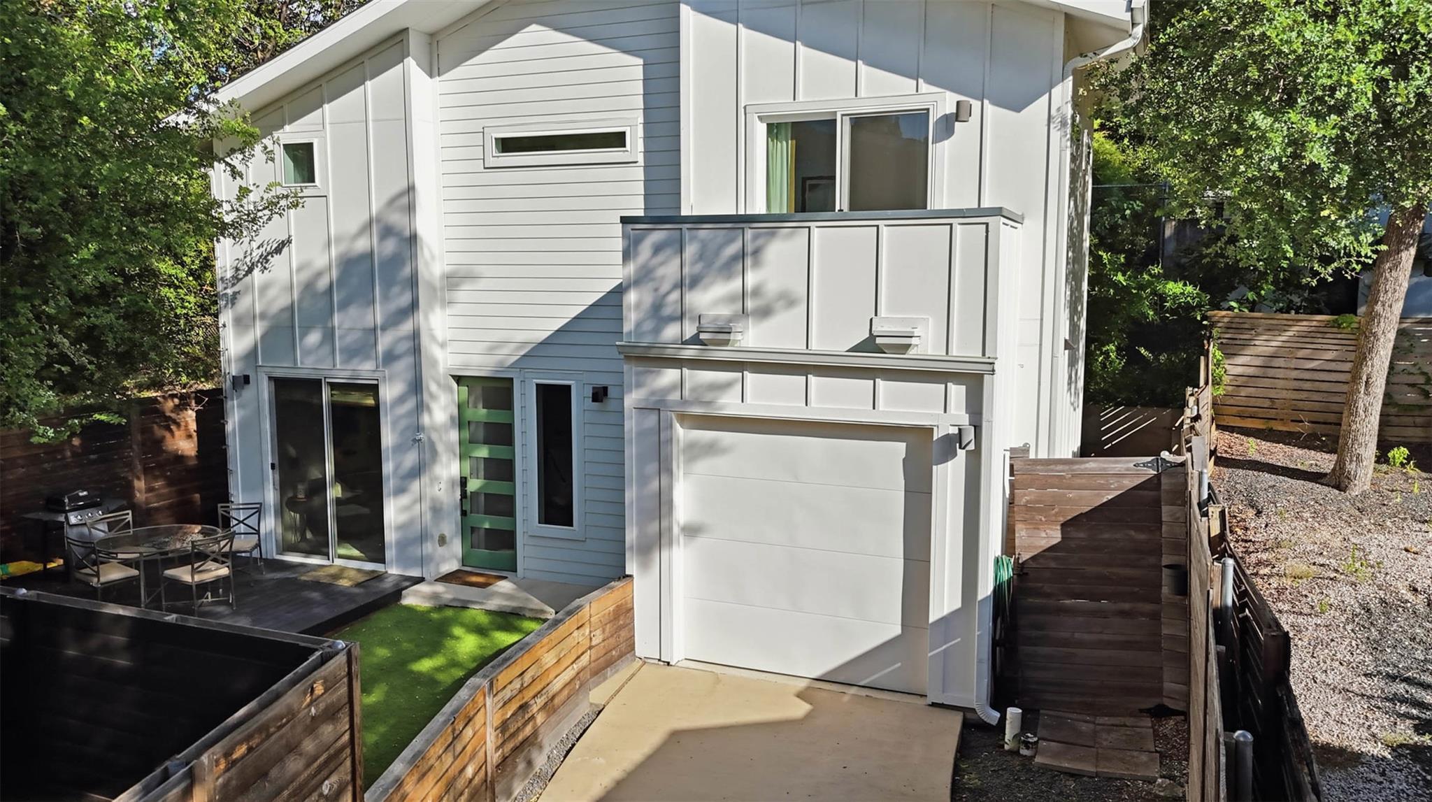 2nd image of 2505 E 11th St, Austin, TX 78702