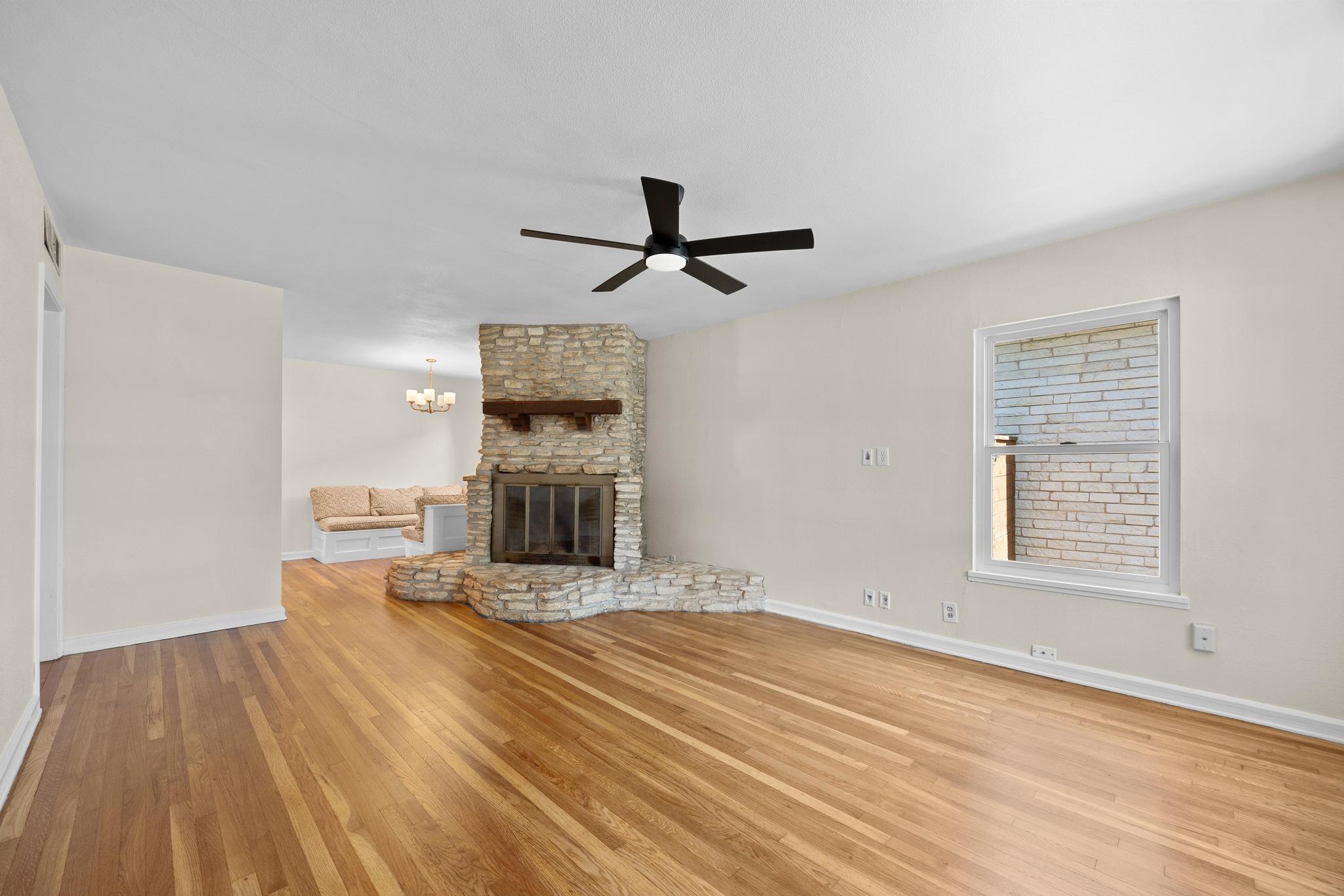 4th image of 5014 W Frances Pl, Austin, TX 78731 | MLS# 9703921
