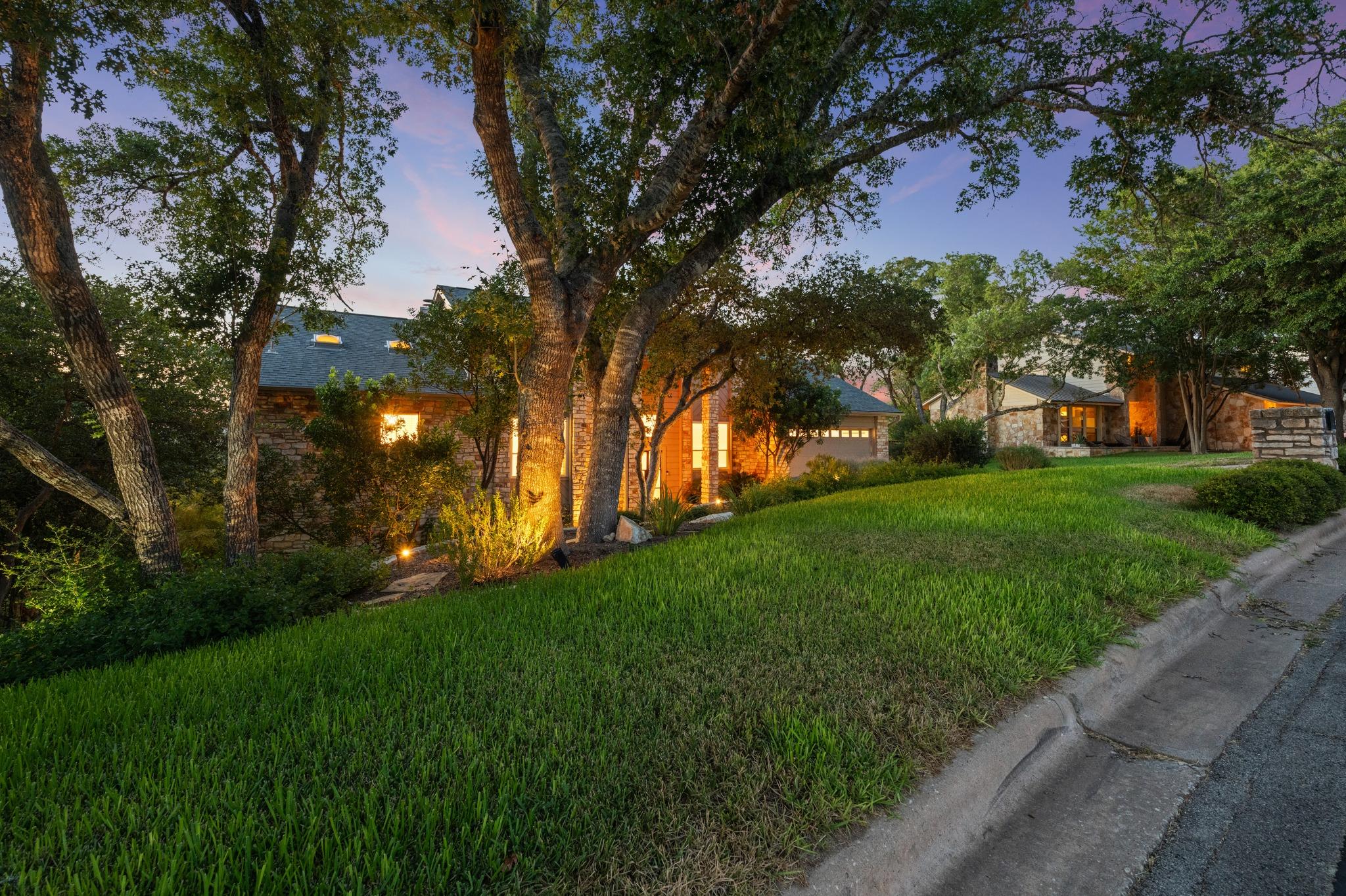 3rd image of 1528 Ben Crenshaw Wy, Austin, TX 78746 | MLS# 1293941