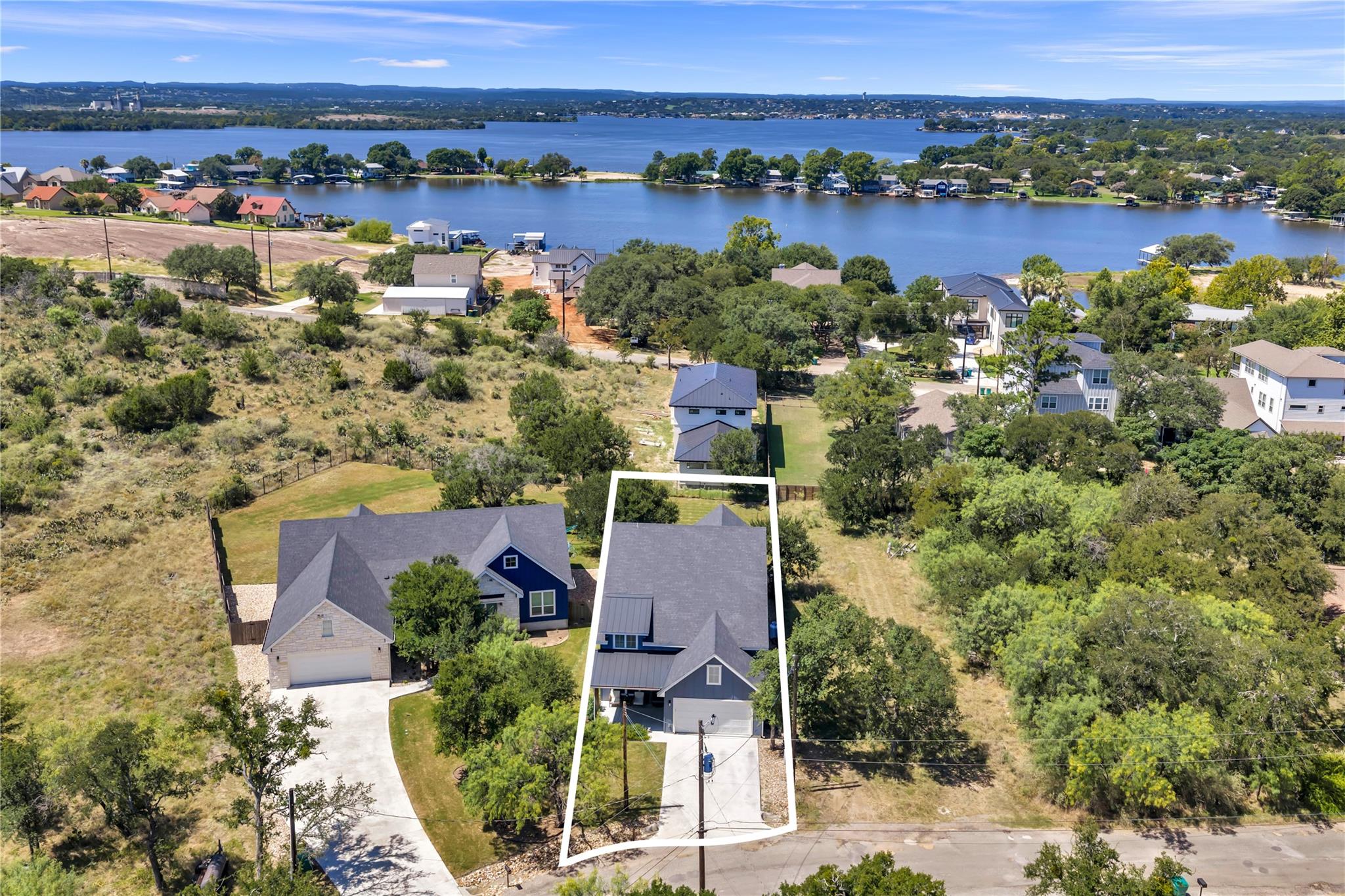 3rd image of 824 Woodland Hills Dr, Granite Shoals, TX 78654 | MLS# 3019363