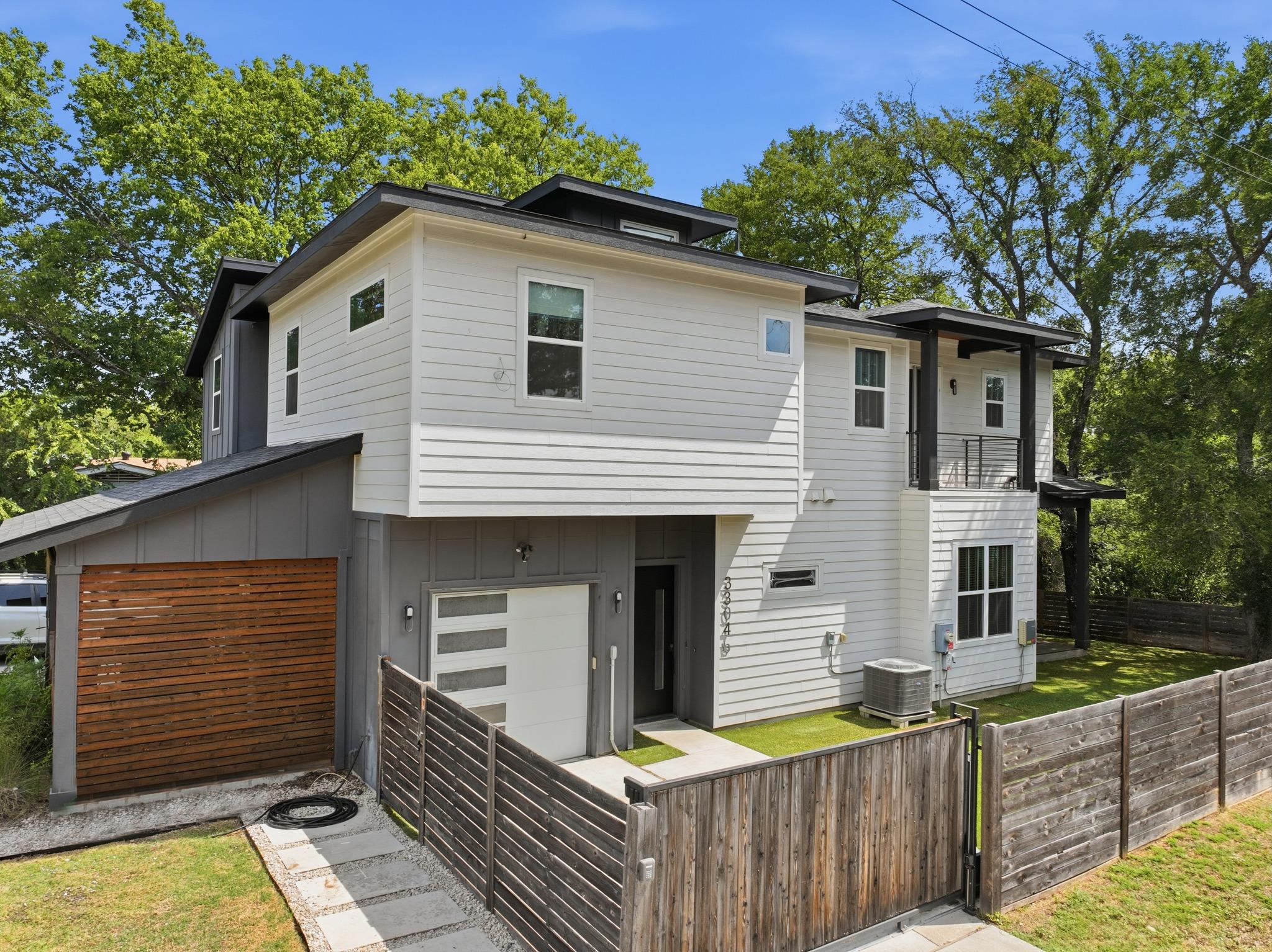 37th image of 3304 E 17th St #B, Austin, TX 78721 | MLS# 1978339