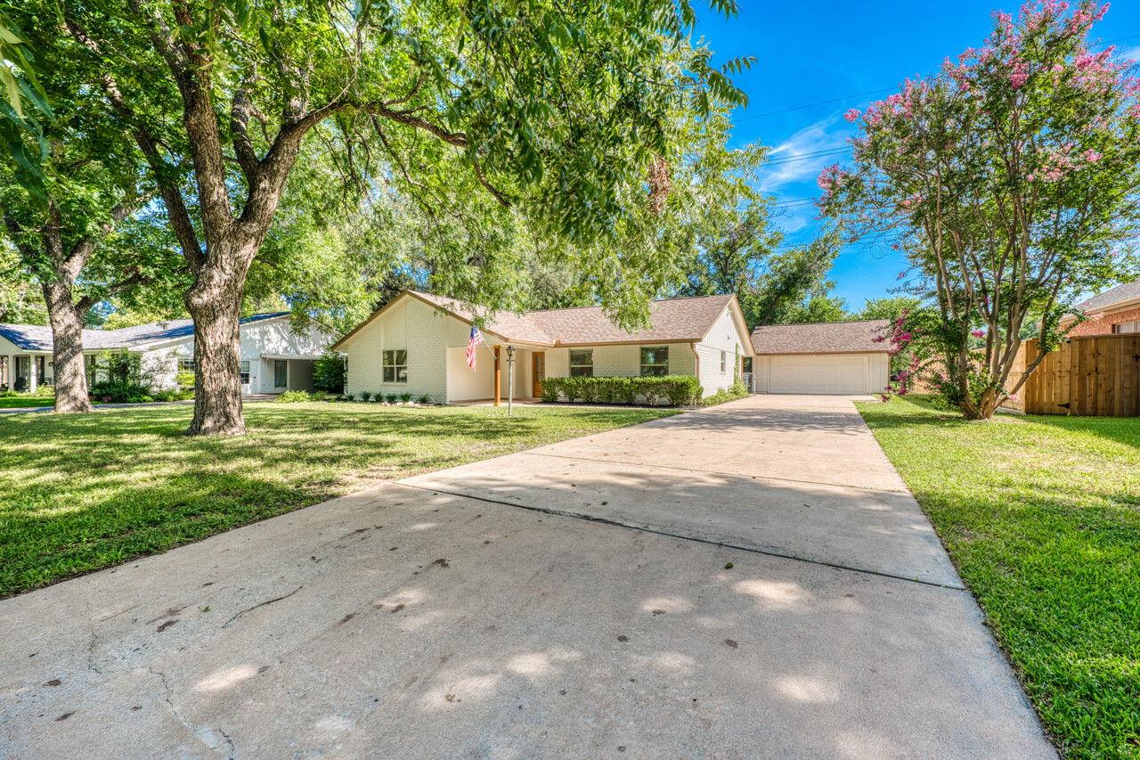 3rd image of 319 Columbine St, Marble Falls, TX 78654 | MLS# 9061533