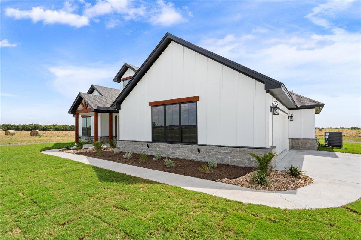 3rd image of 18085 Round Hall Rd, Holland, TX 76534 | MLS# 3433319