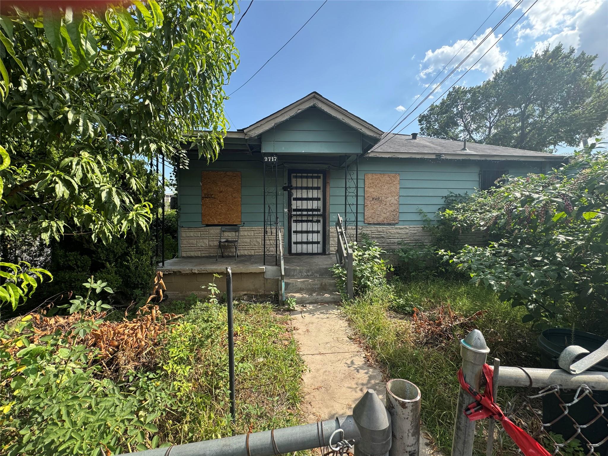 1st image of 2717 E 2nd St, Austin, TX 78702 | MLS# 5953799