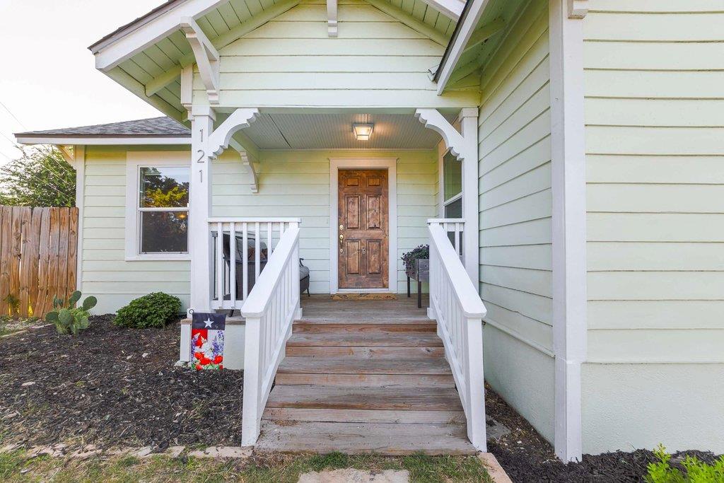 3rd image of 121 Margot Ln, Spicewood, TX 78669 | MLS# 7353107