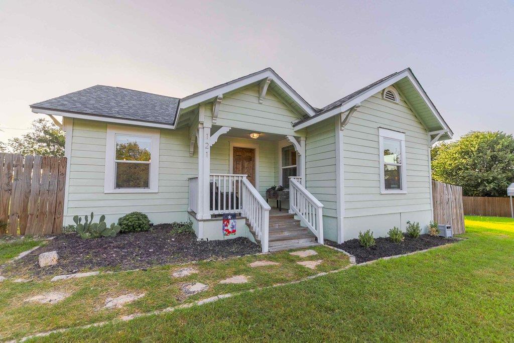 1st image of 121 Margot Ln, Spicewood, TX 78669 | MLS# 7353107