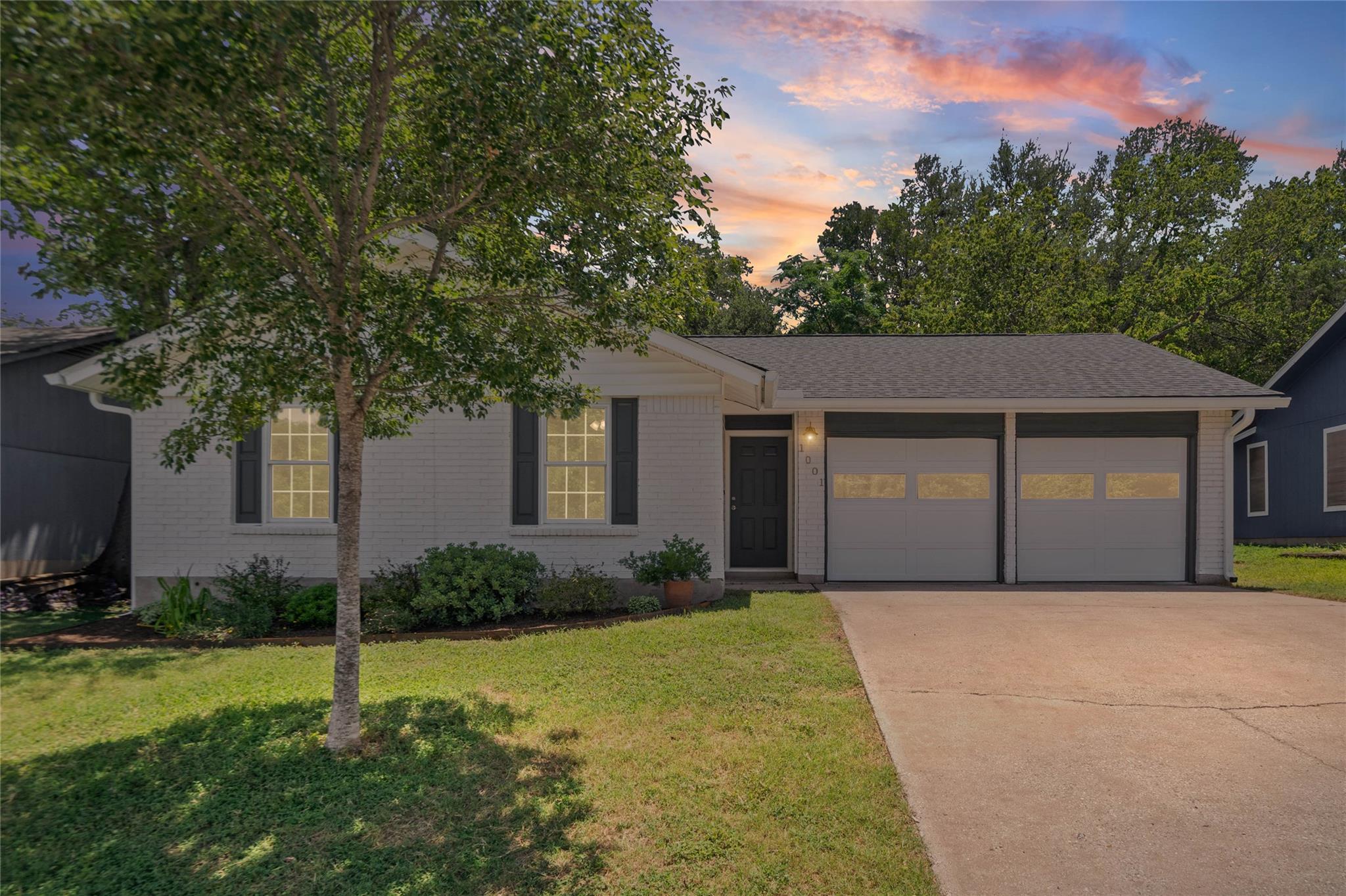 2nd image of 1001 Speer Ln, Austin, TX 78745 | MLS# 2182617