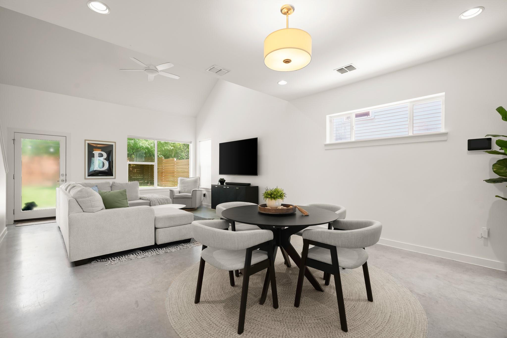 4th image of 5616 S 1St St #18, Austin, TX 78745 | MLS# 2534121