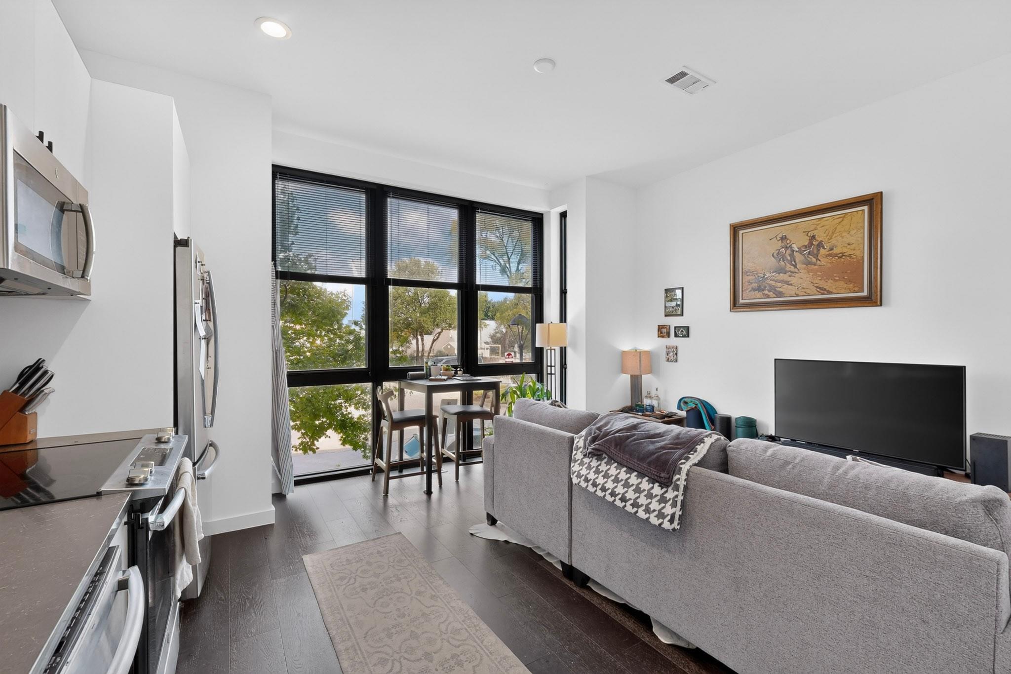 5th image of 800 Embassy Dr #205, Austin, TX 78702 | MLS# 3463248