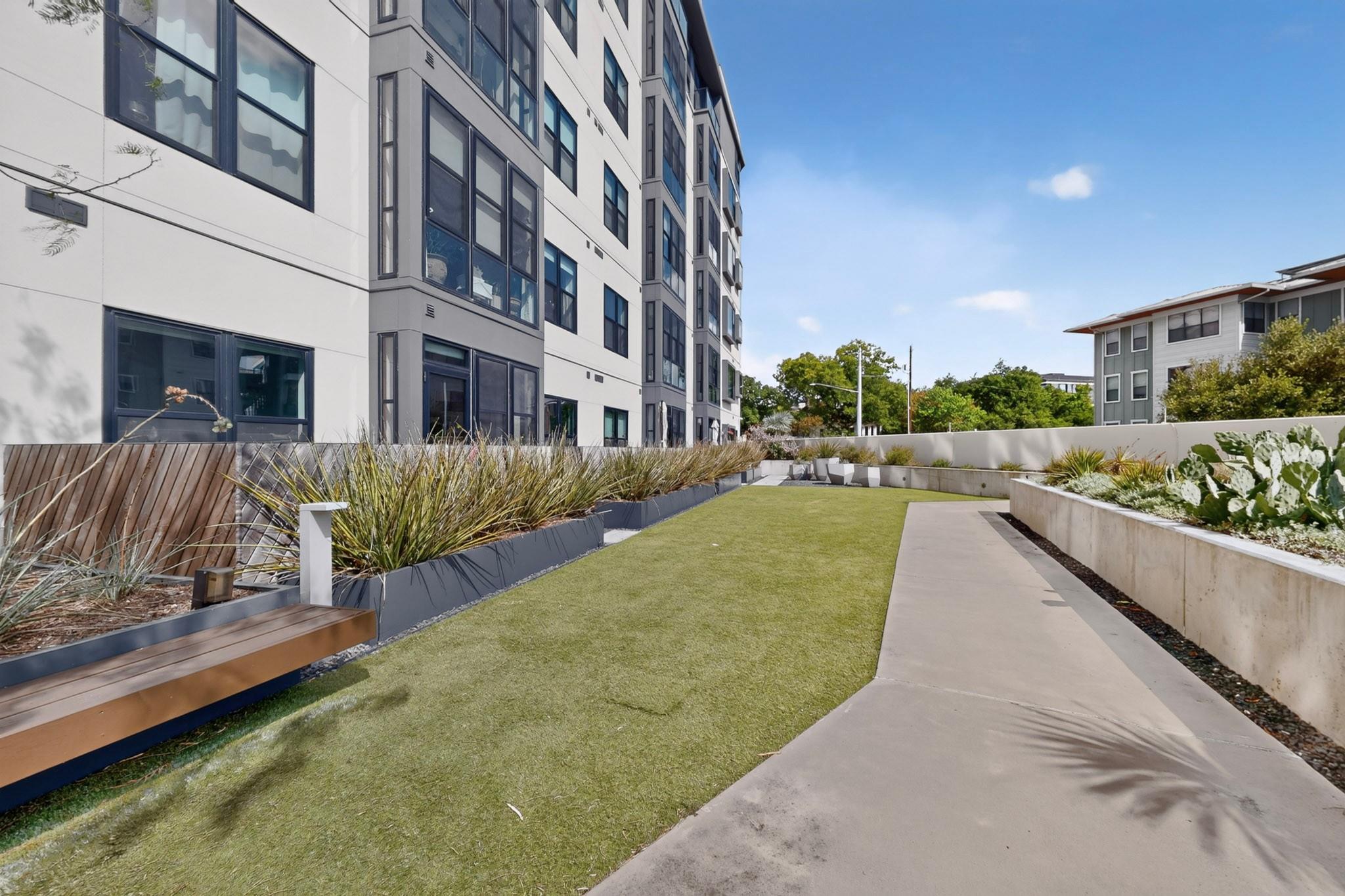 4th image of 800 Embassy Dr #205, Austin, TX 78702 | MLS# 3463248