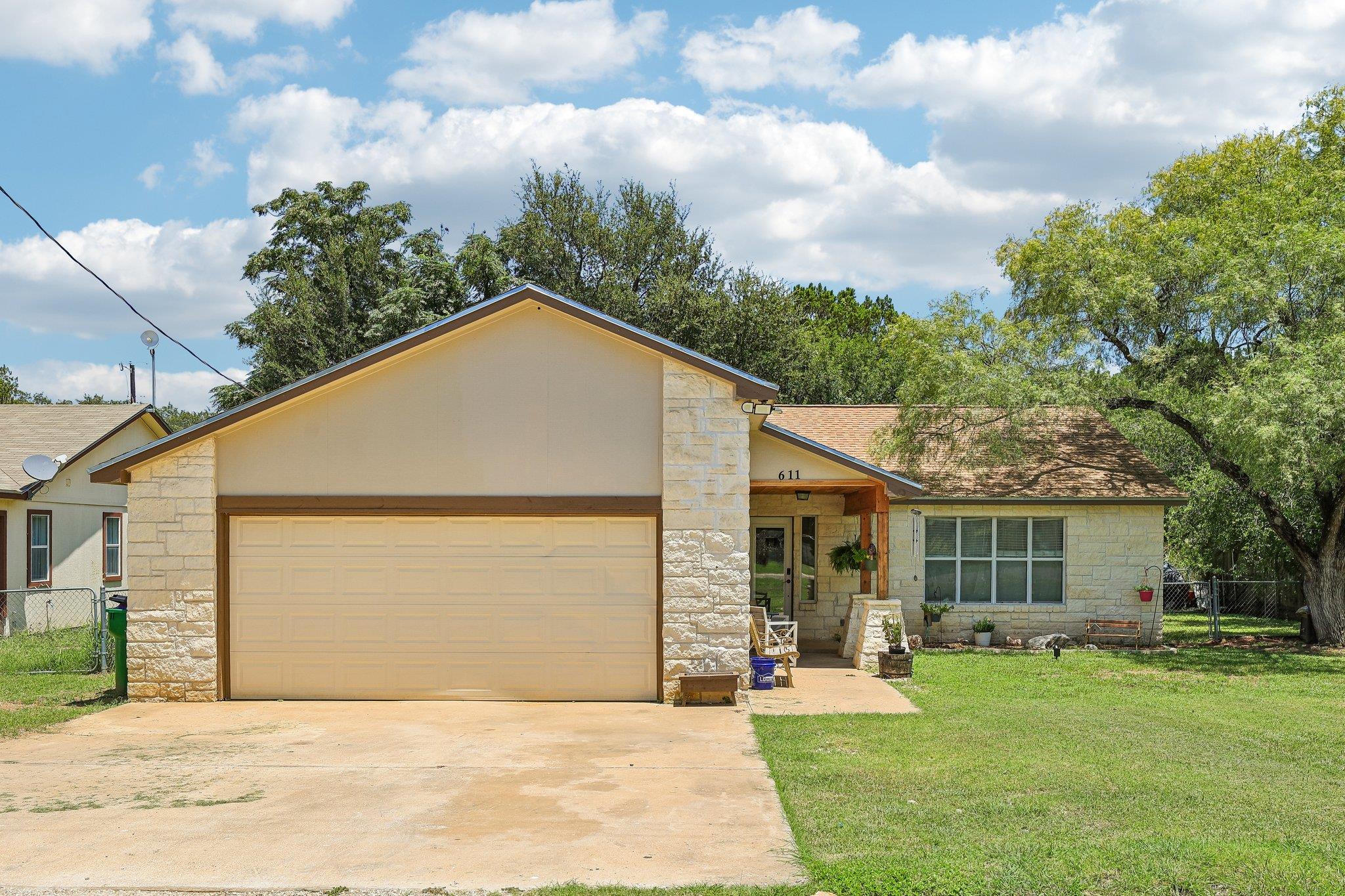 2nd image of 611 Magnolia Ln, Cottonwood Shores, TX 78657 | MLS# 9987617