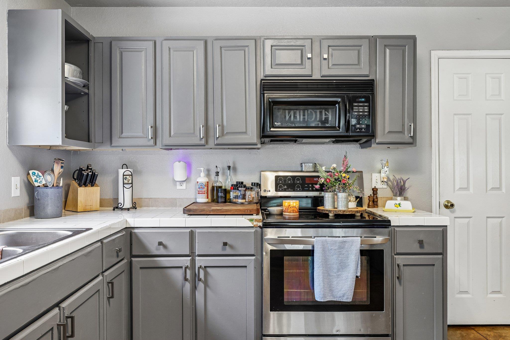 5th image of 611 Magnolia Ln, Cottonwood Shores, TX 78657 | MLS# 9987617