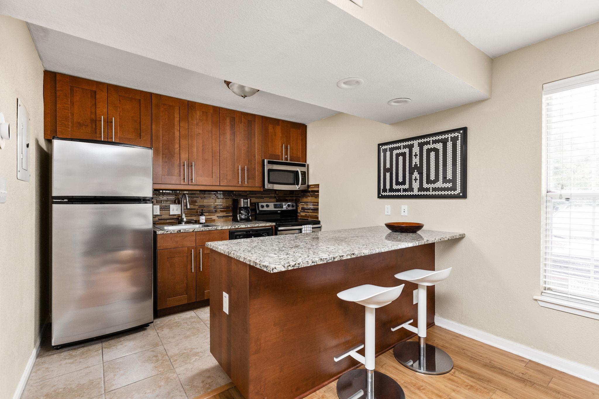 4th image of 7685 Northcross Dr, Austin, TX 78757 | MLS# 8240841